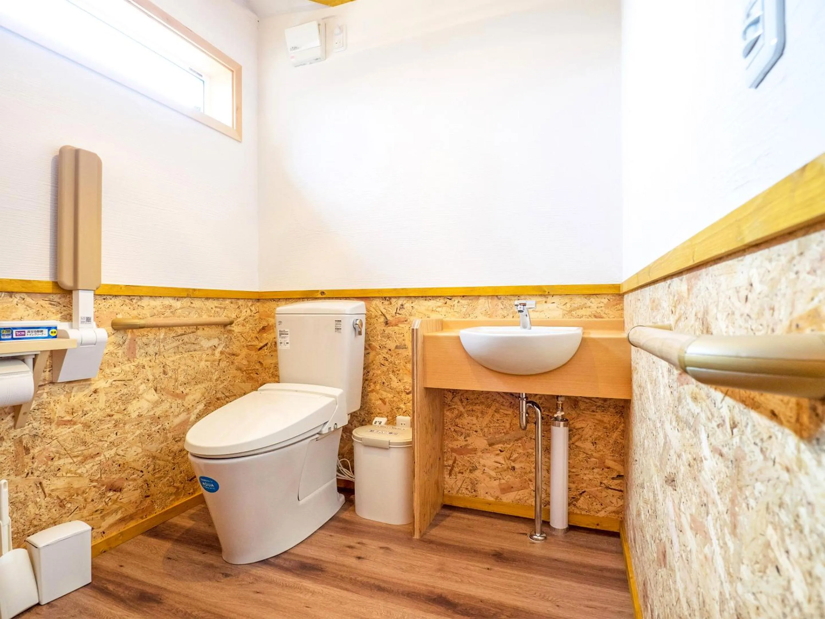 Toilet in Country Cottage Wakiaiai