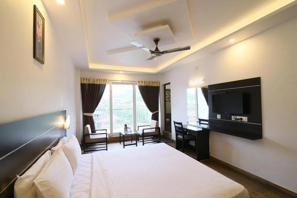 Bedroom, Bed in Jays Inn