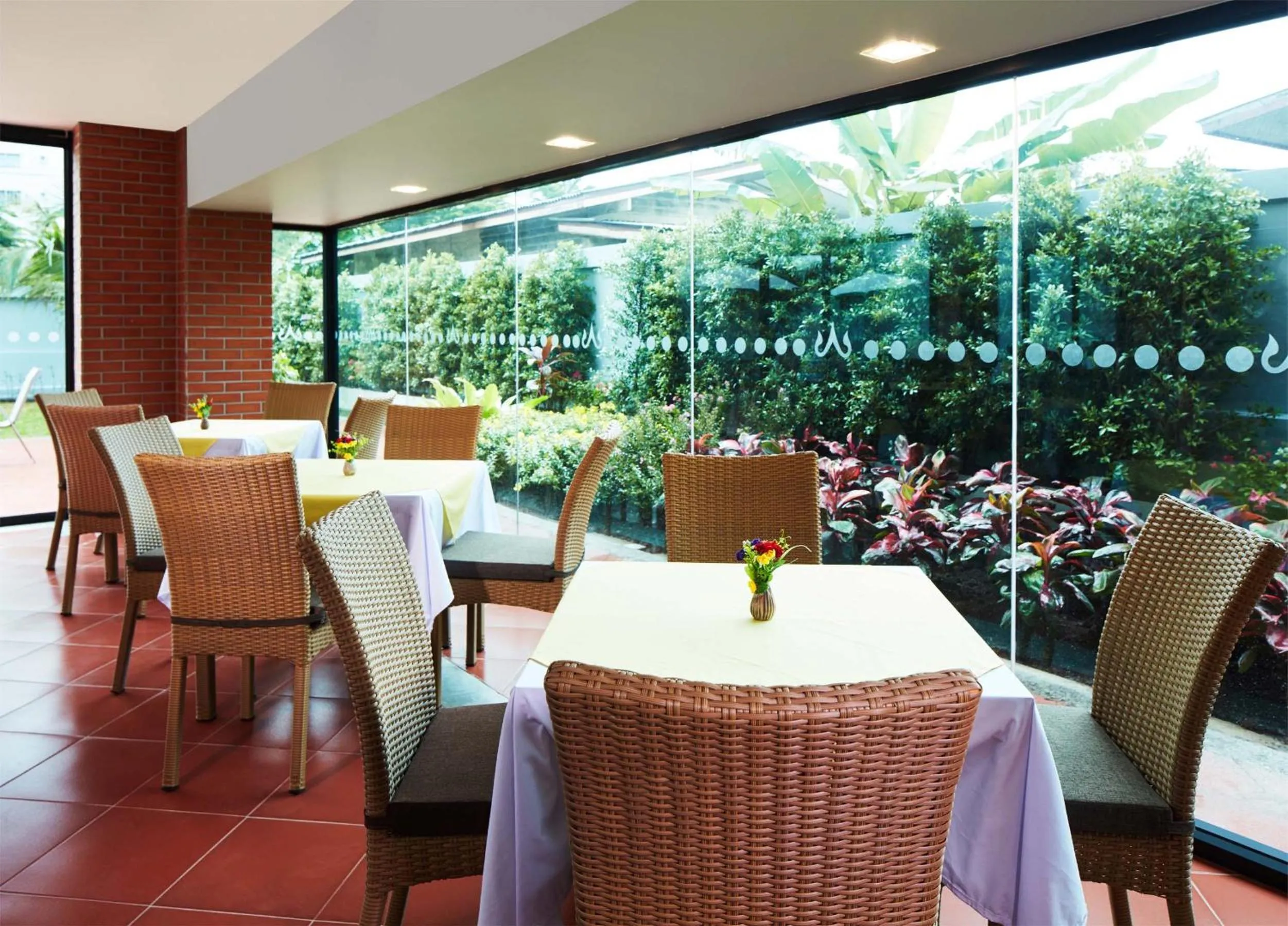 Restaurant/places to eat in Baan Thai Boutique