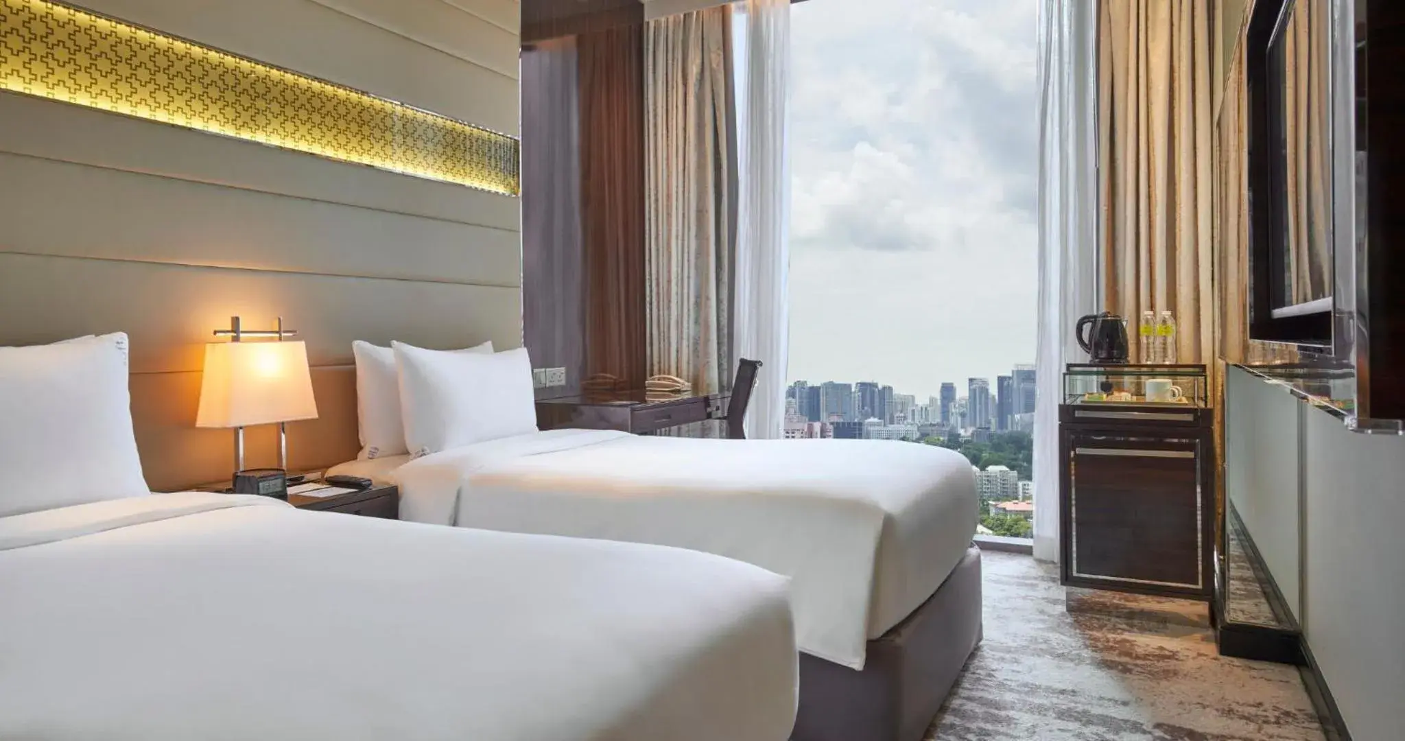 High Floor Standard Twin Room in Holiday Inn Singapore Little India by IHG High Floor Standard Twin Room in Holiday Inn Singapore Little India by IHG