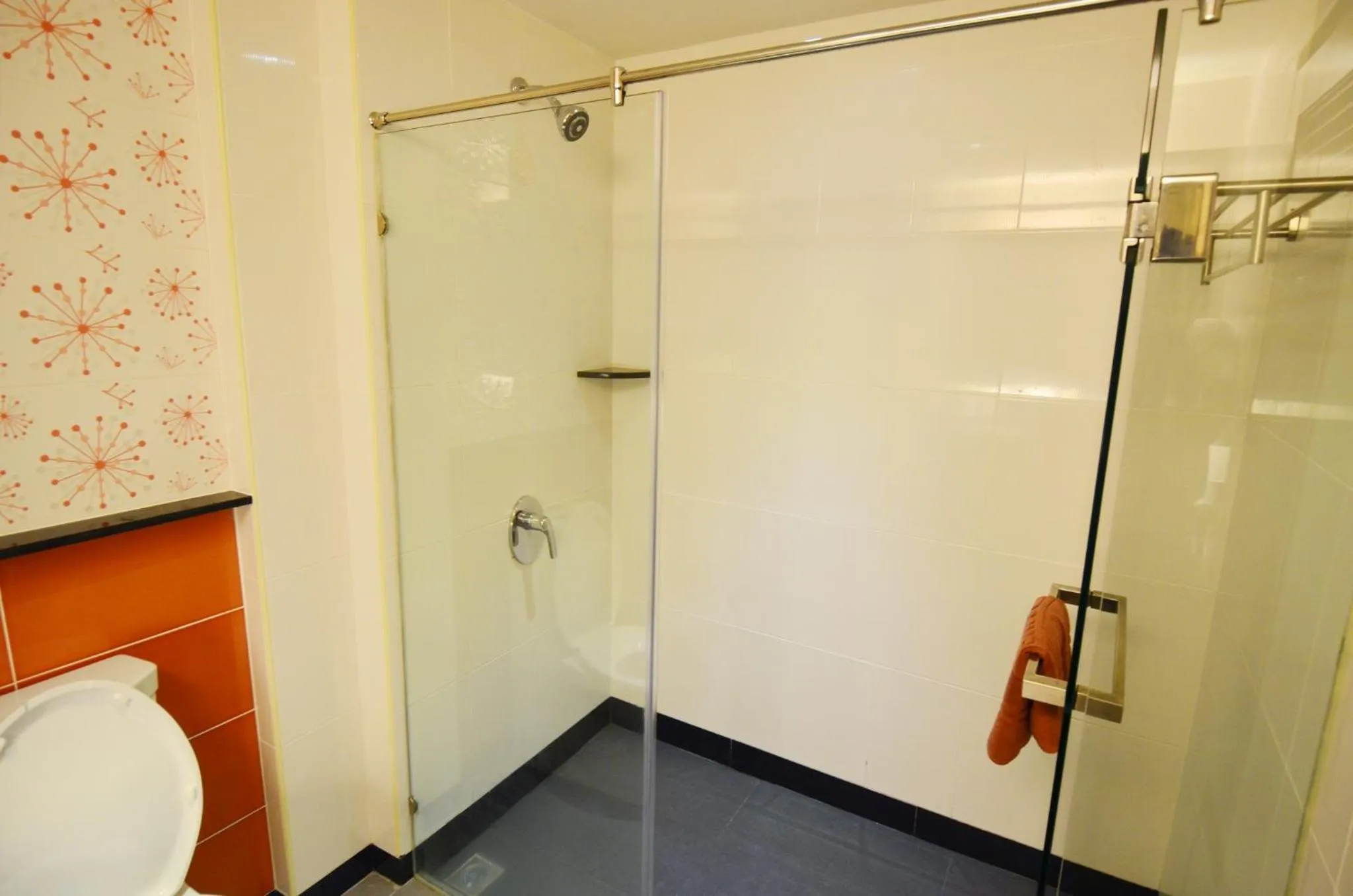 Bathroom in Welcome Jomtien Beach Hotel