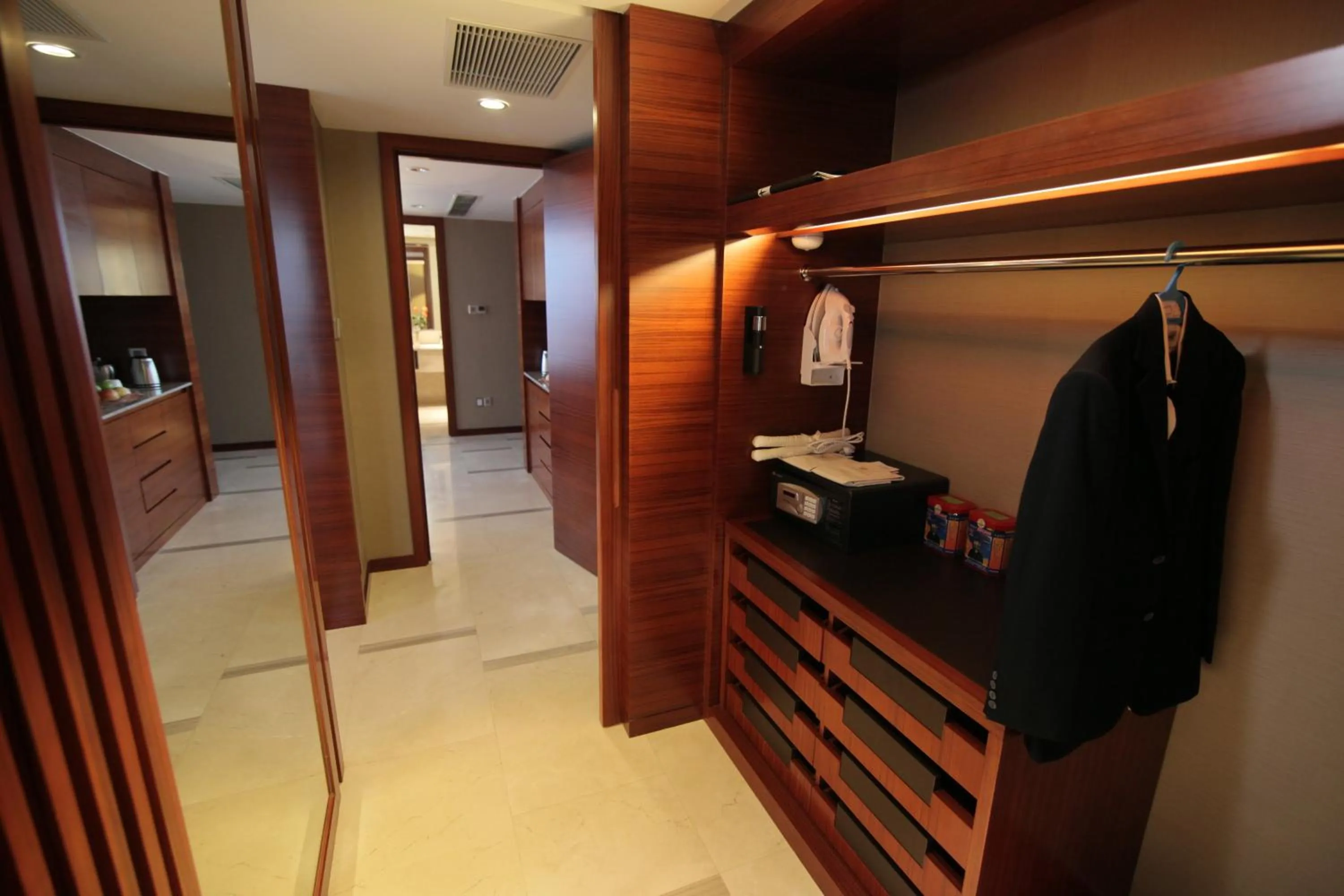 Huangyan Yaoda Hotel