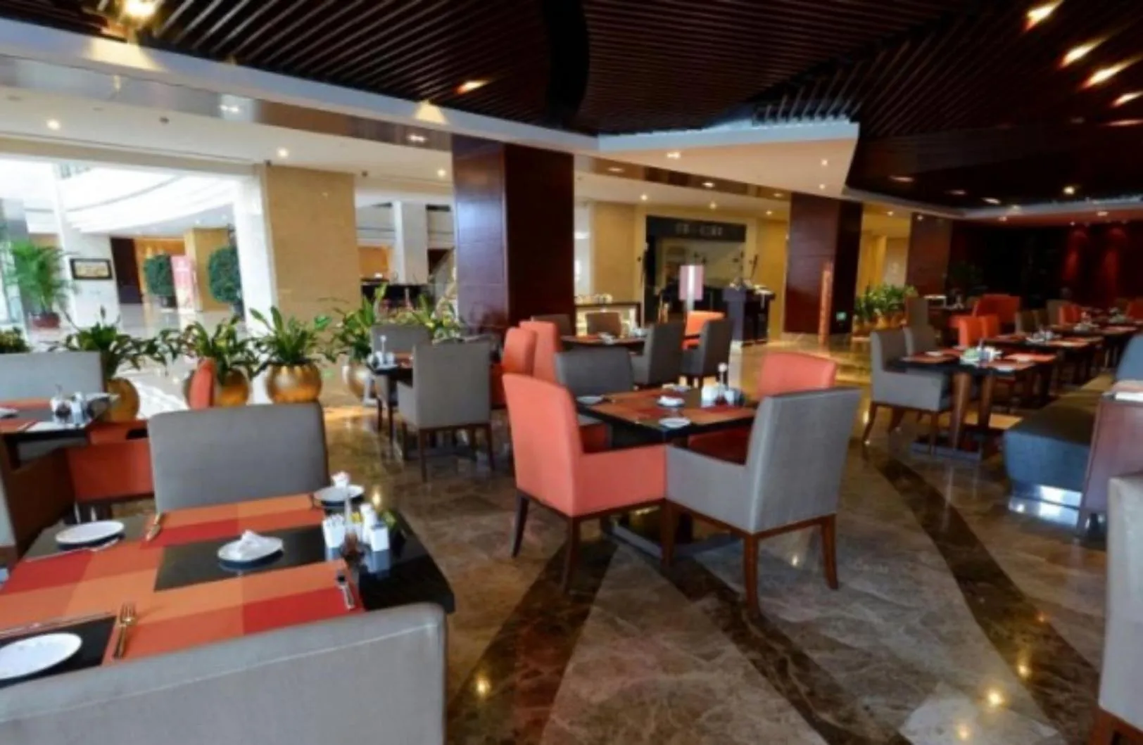 Restaurant/places to eat in Huangyan Yaoda Hotel
