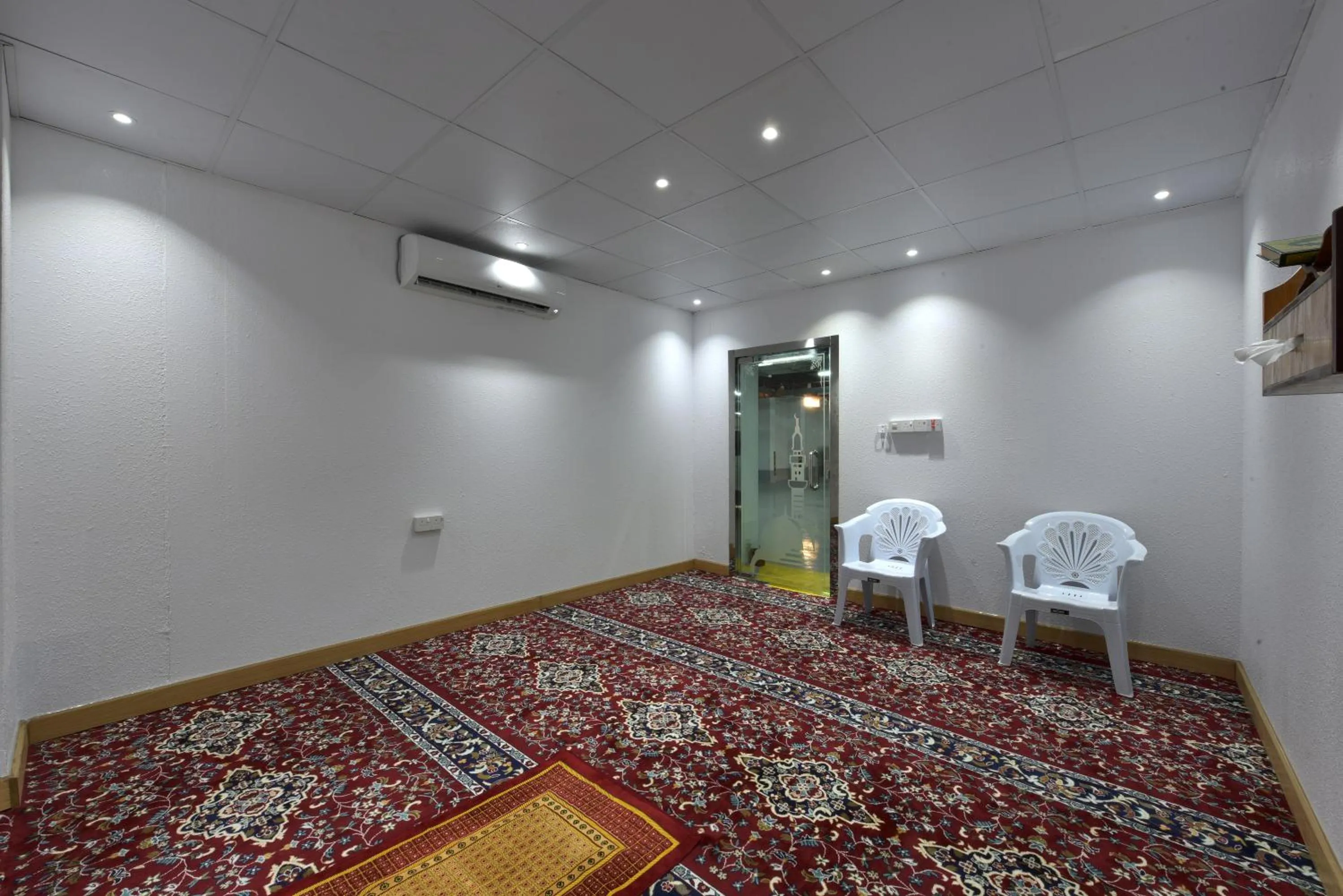 Restaurant/places to eat in Golden Dune Hotel AlFayhaa