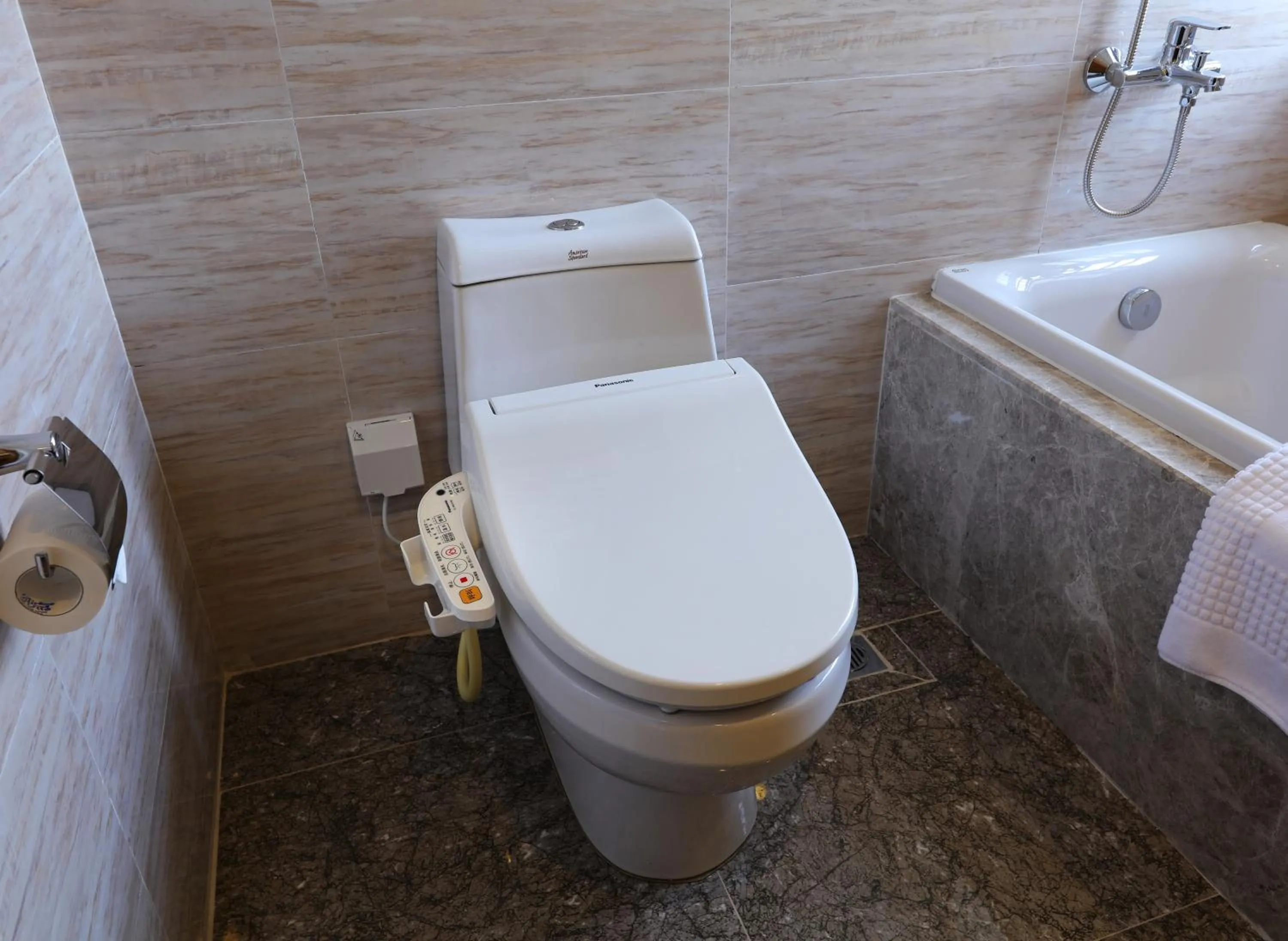 Toilet in Yuwa Serviced Residence