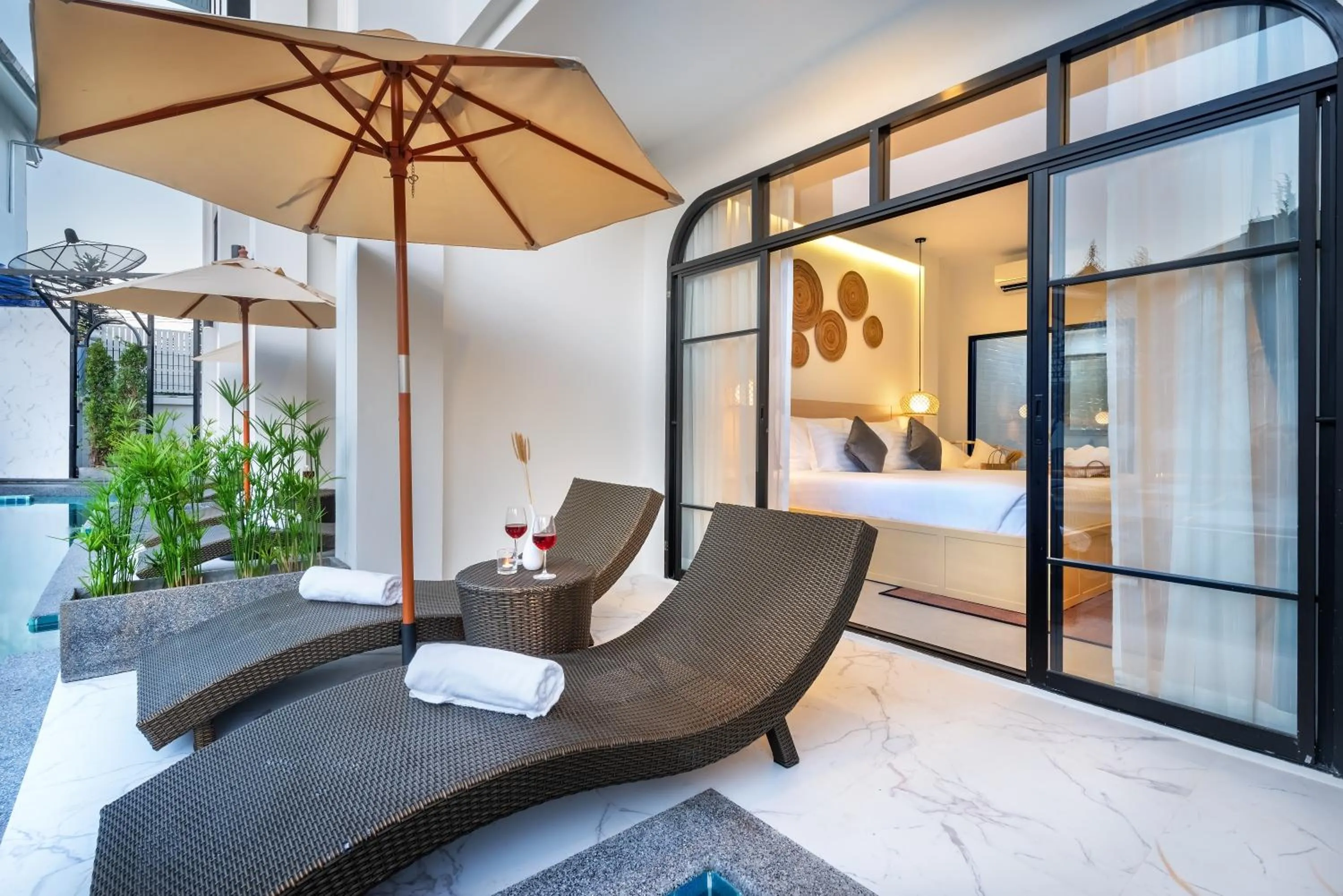 Patio, Bed in Ai Pai Hotel - 50m to Pai Walking Street & Night Market