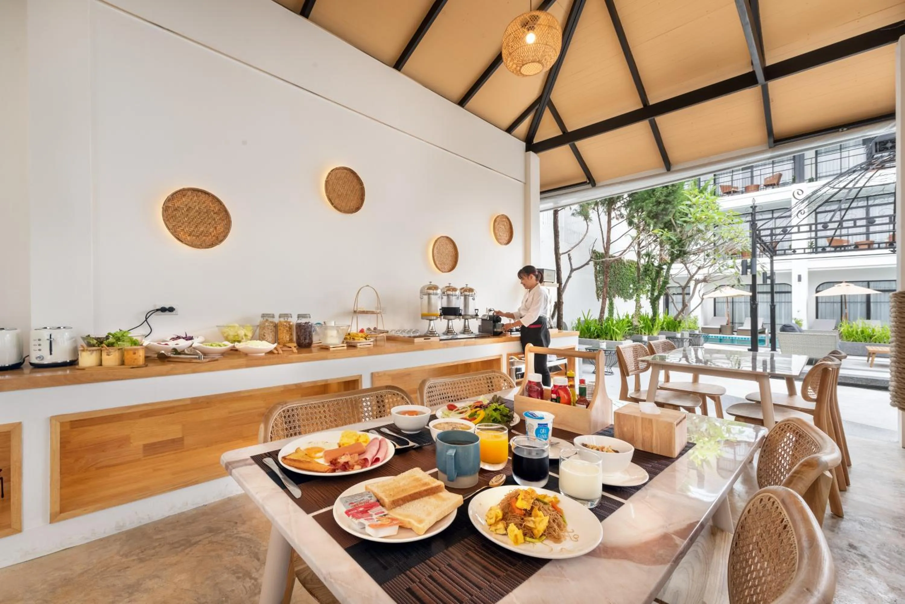 Restaurant/places to eat in Ai Pai Hotel - 50m to Pai Walking Street & Night Market