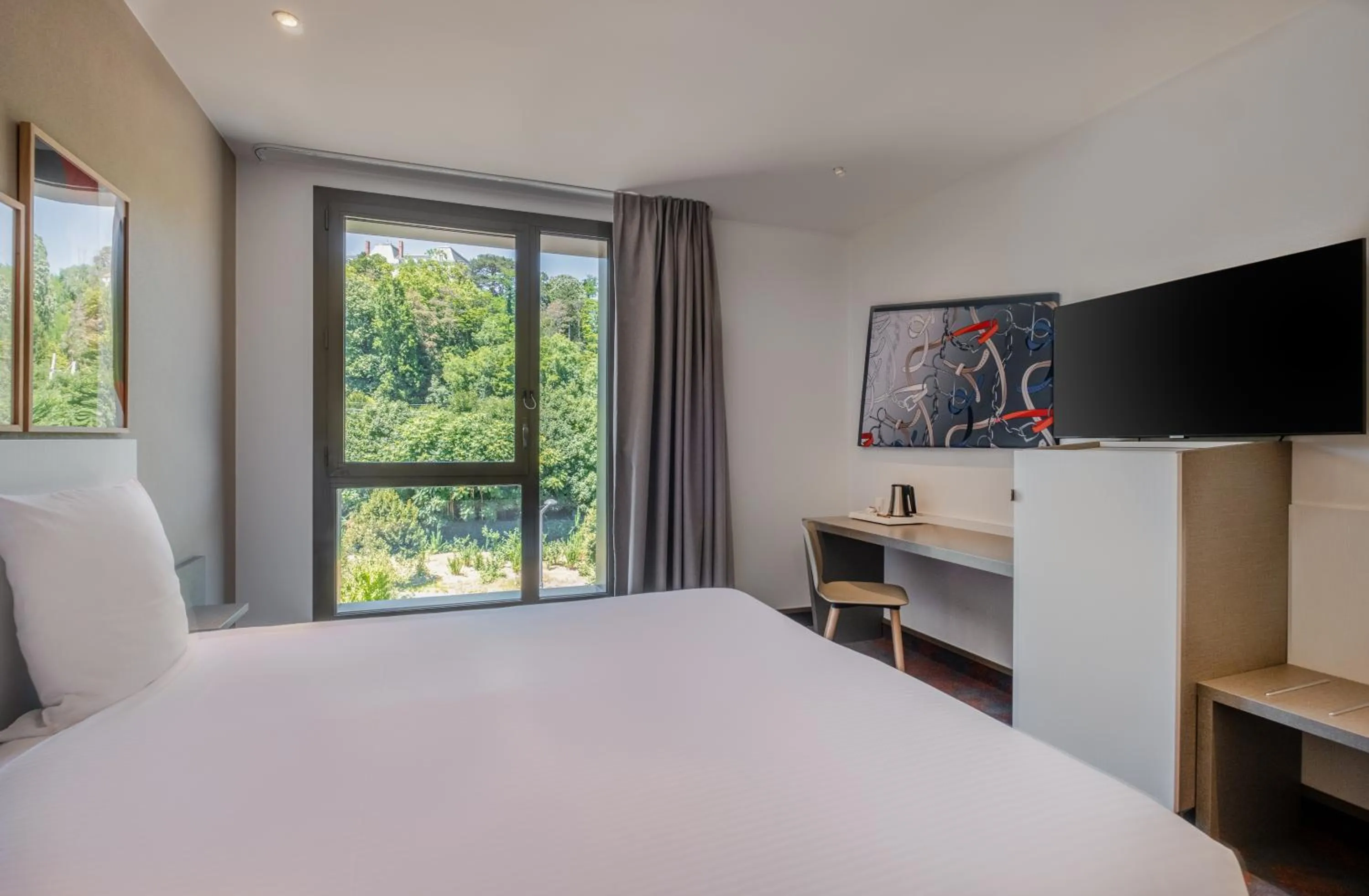 Bed in Spark by Hilton Lyon Park Saone