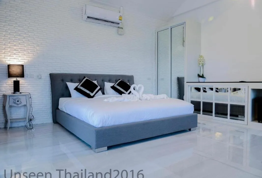 Mountain View Pool Villa