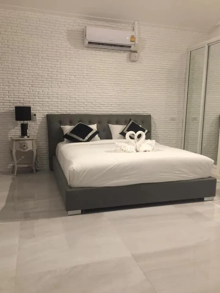 Mountain View Pool Villa