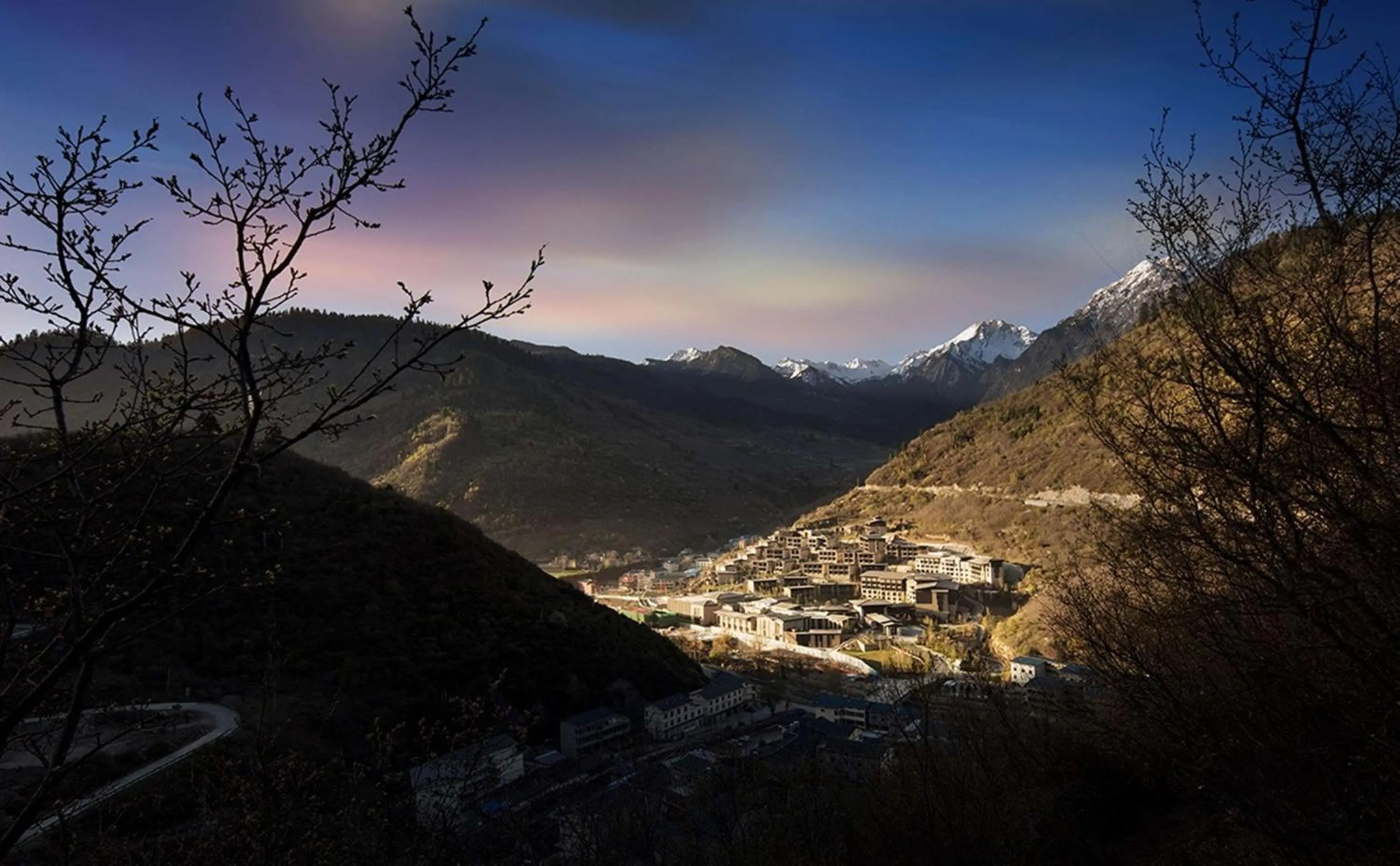 Property building in Hilton Jiuzhaigou Resort