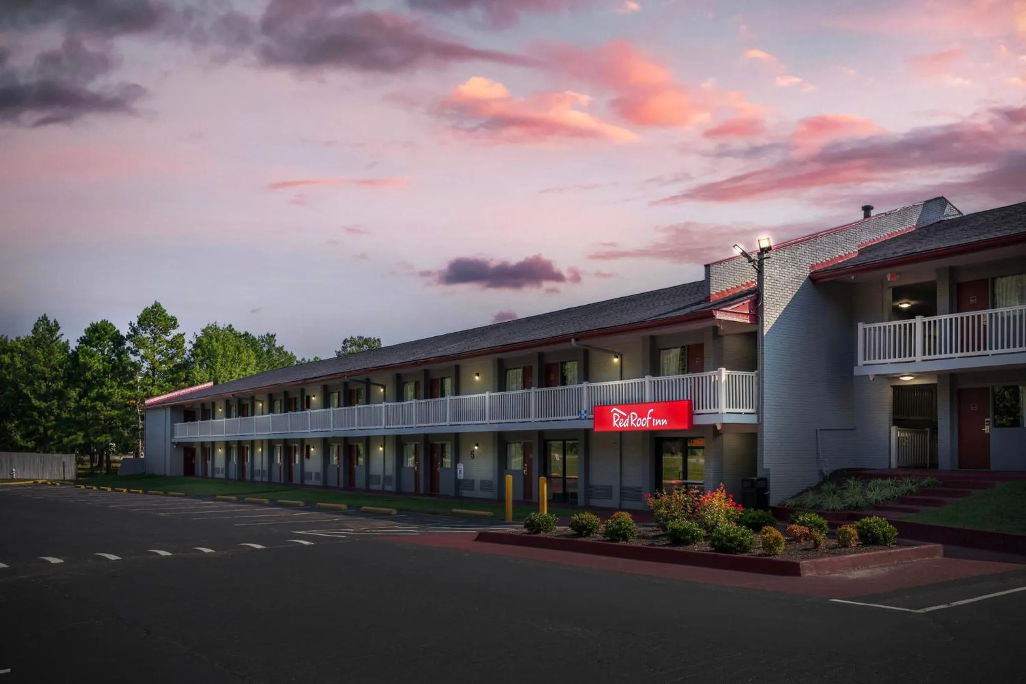 Property building in Red Roof Inn Doswell - Kings Dominion