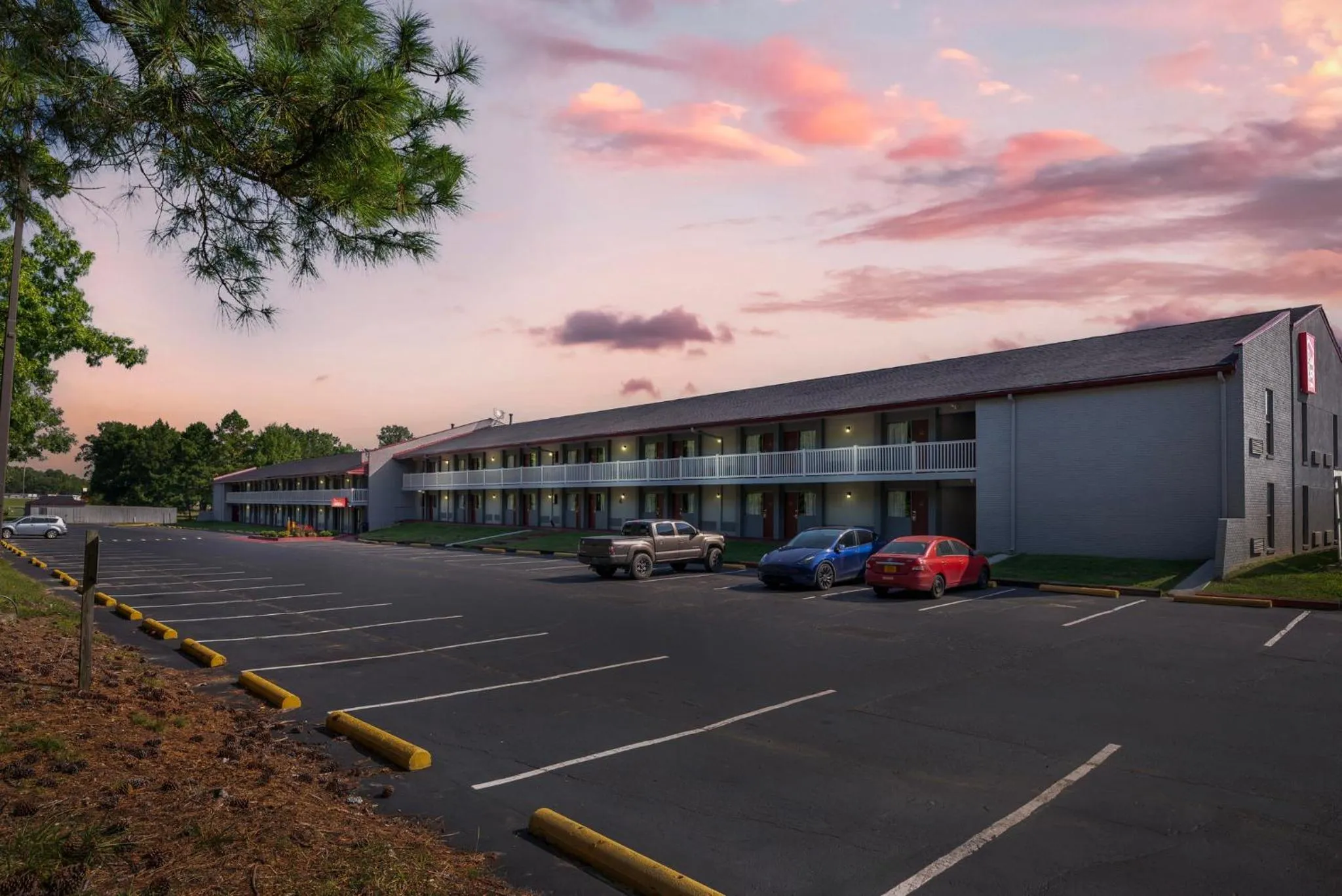 Property building in Red Roof Inn Doswell - Kings Dominion