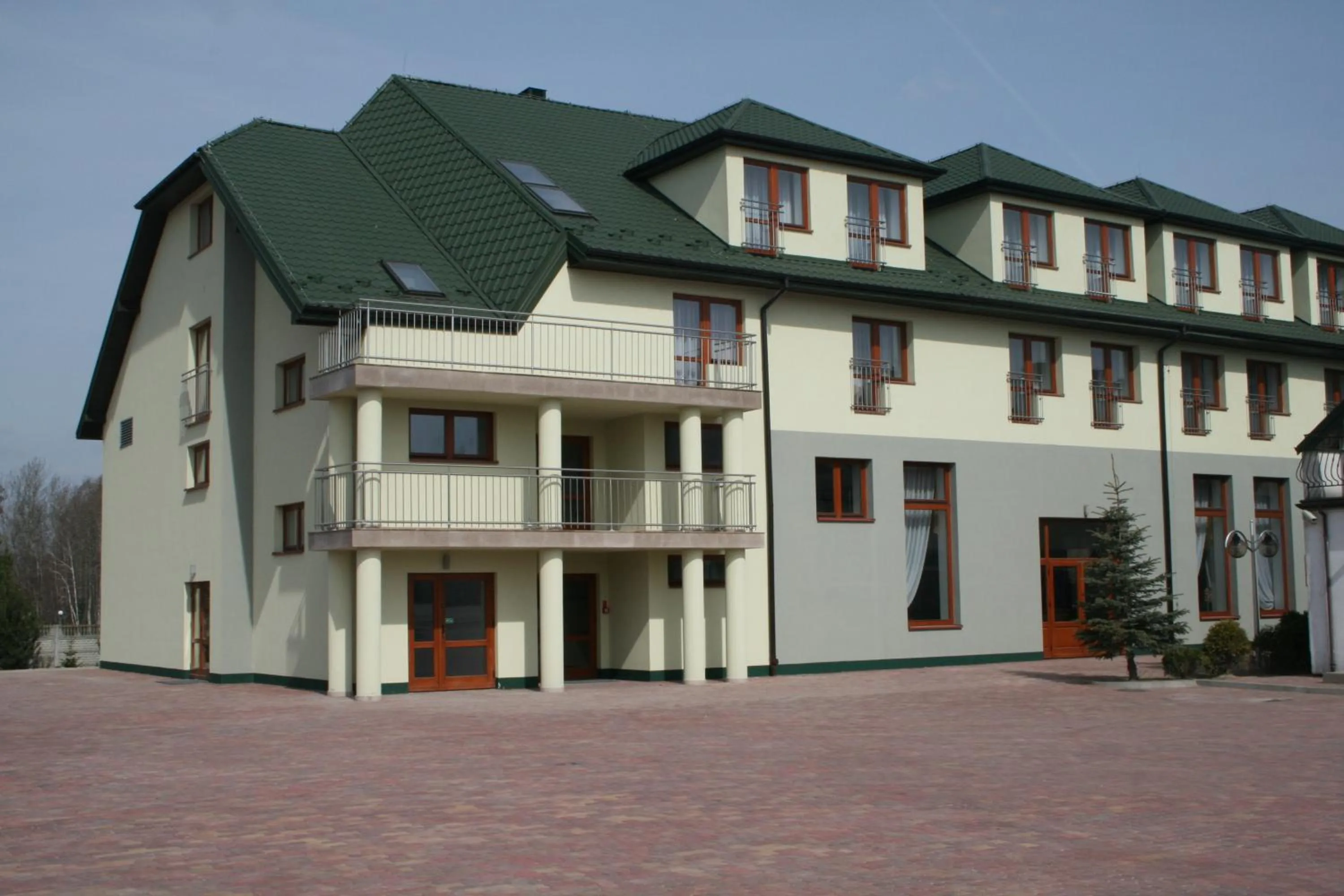 Property building in Hotel DYMINY