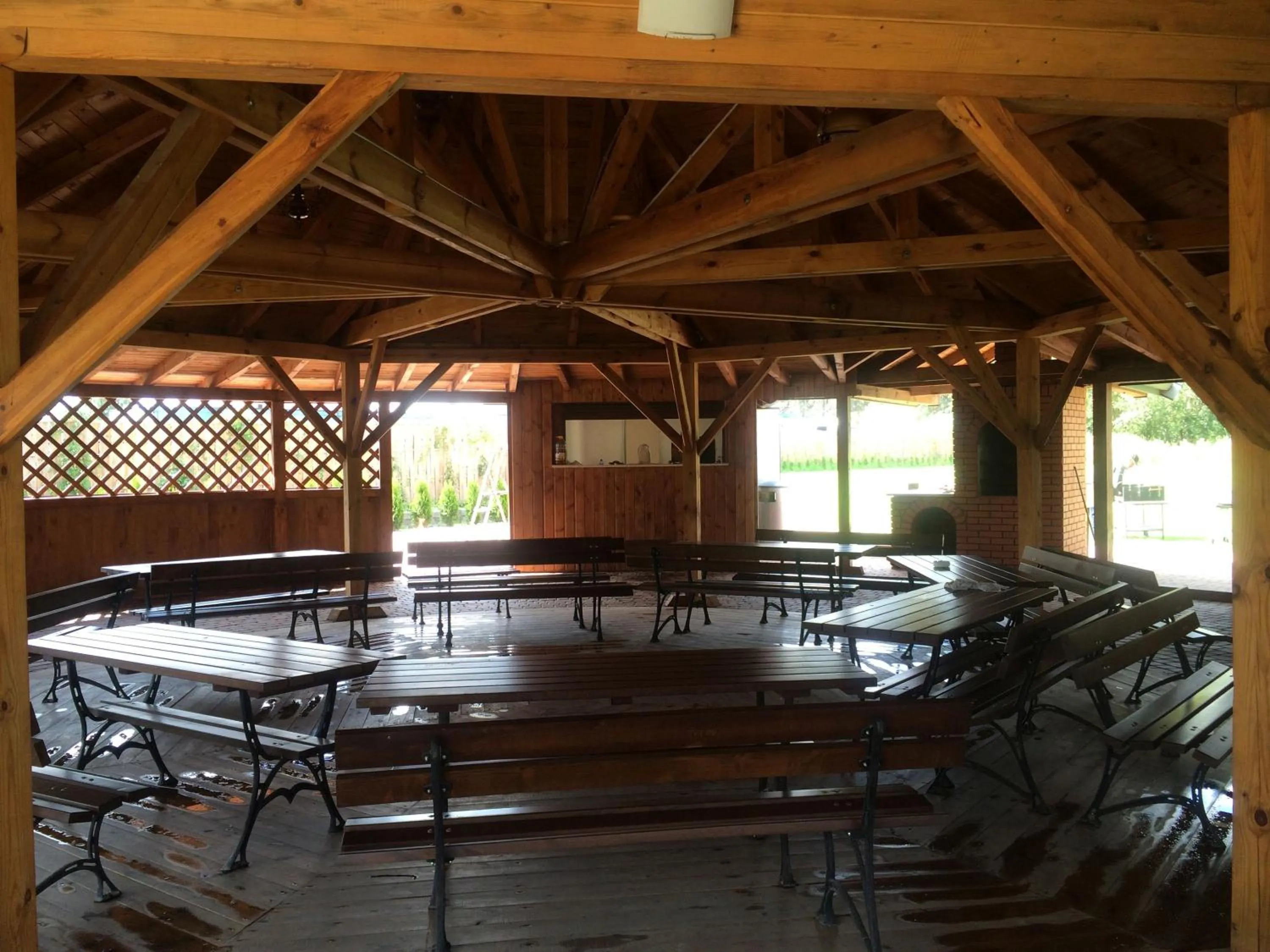 Restaurant/places to eat in Hotel DYMINY