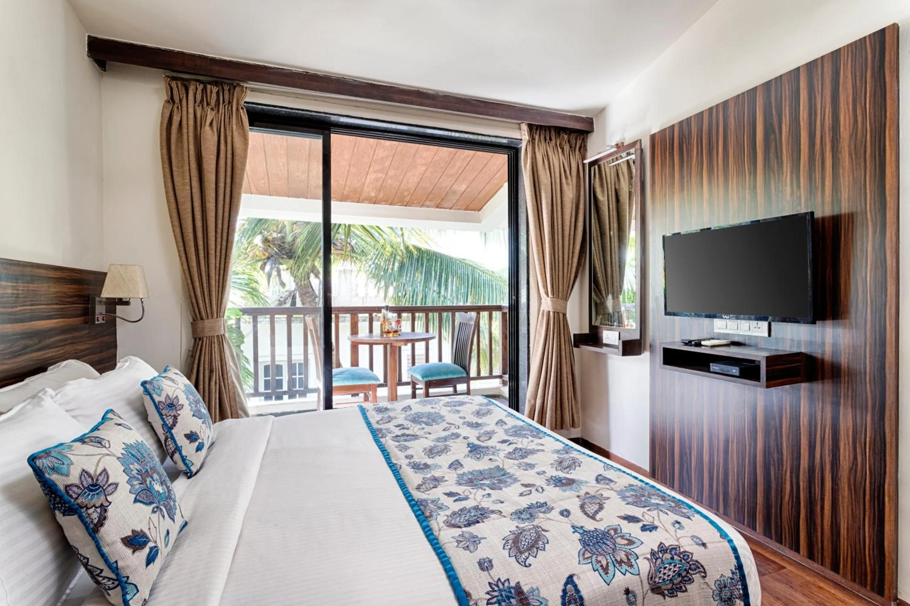 TV and multimedia, Bed in Riva Boutique Apartments