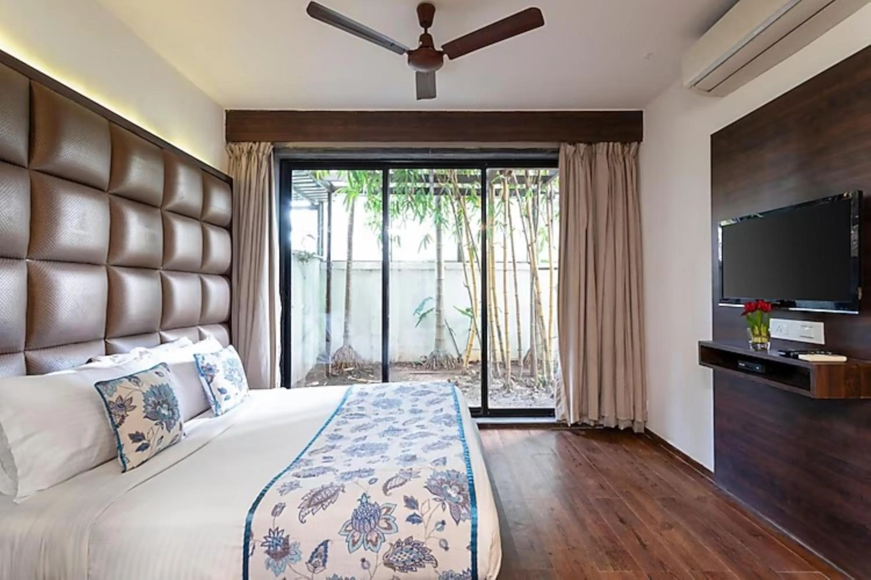 Bedroom, Bed in Riva Boutique Apartments