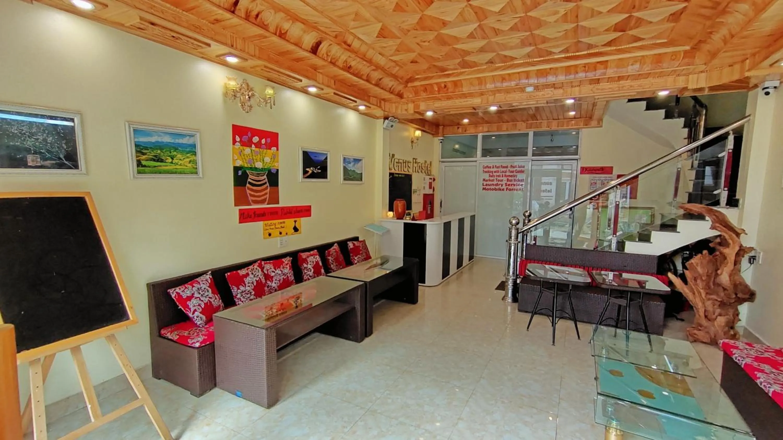 Communal lounge/ TV room in Venus Sapa Hostel