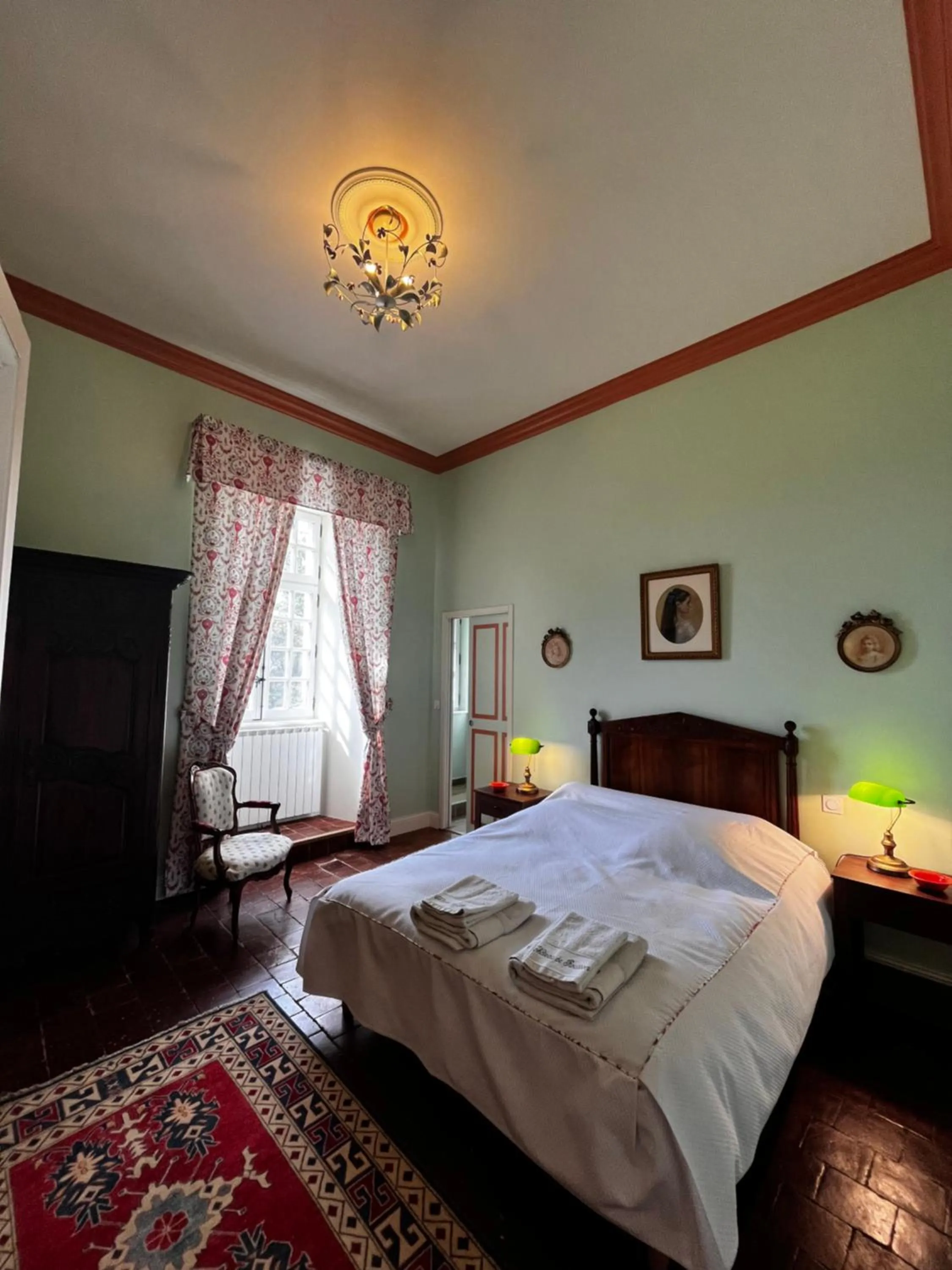 Photo of the whole room in Château de Rousson