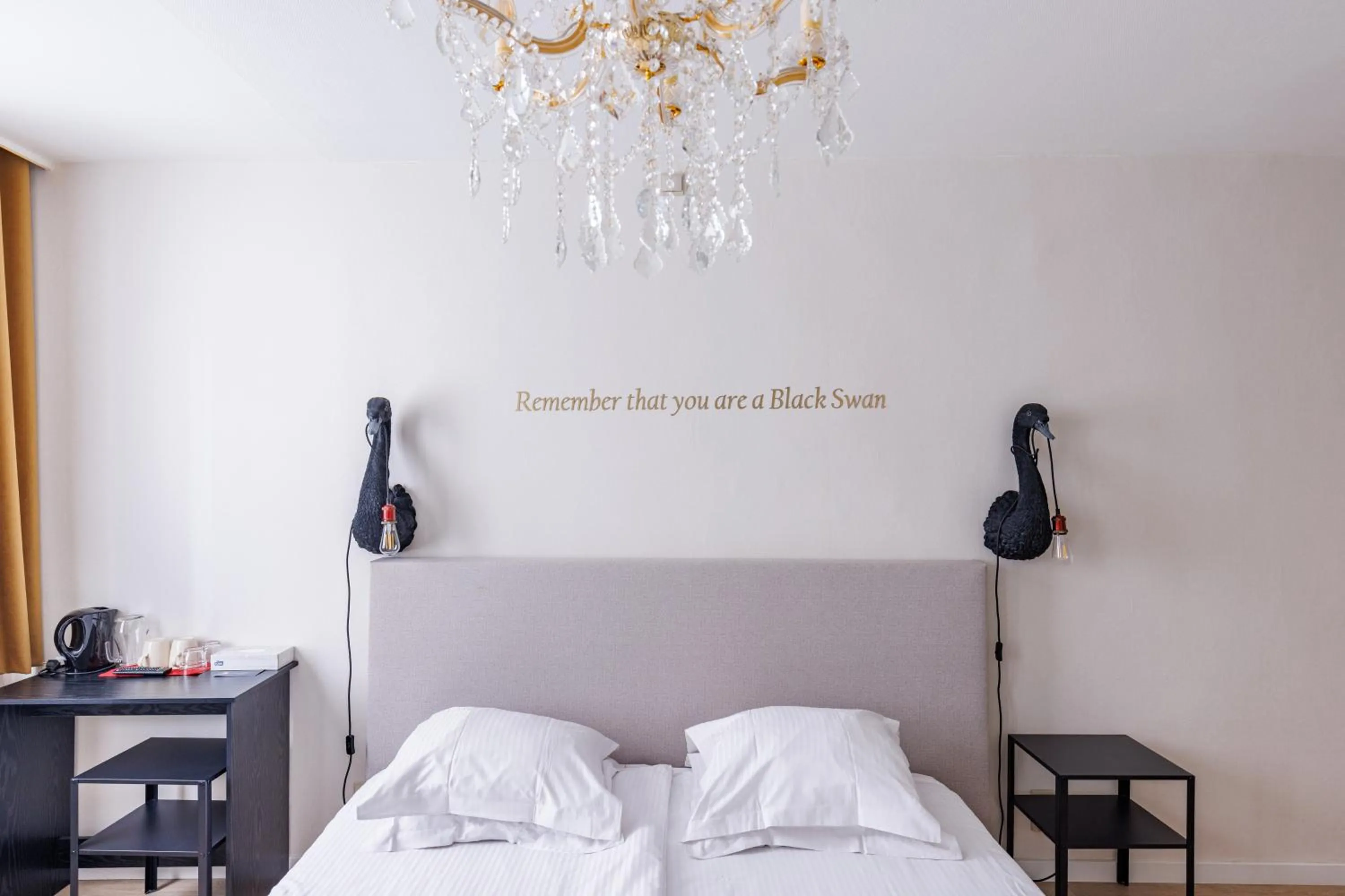 Bed in The Black Swan Hotel