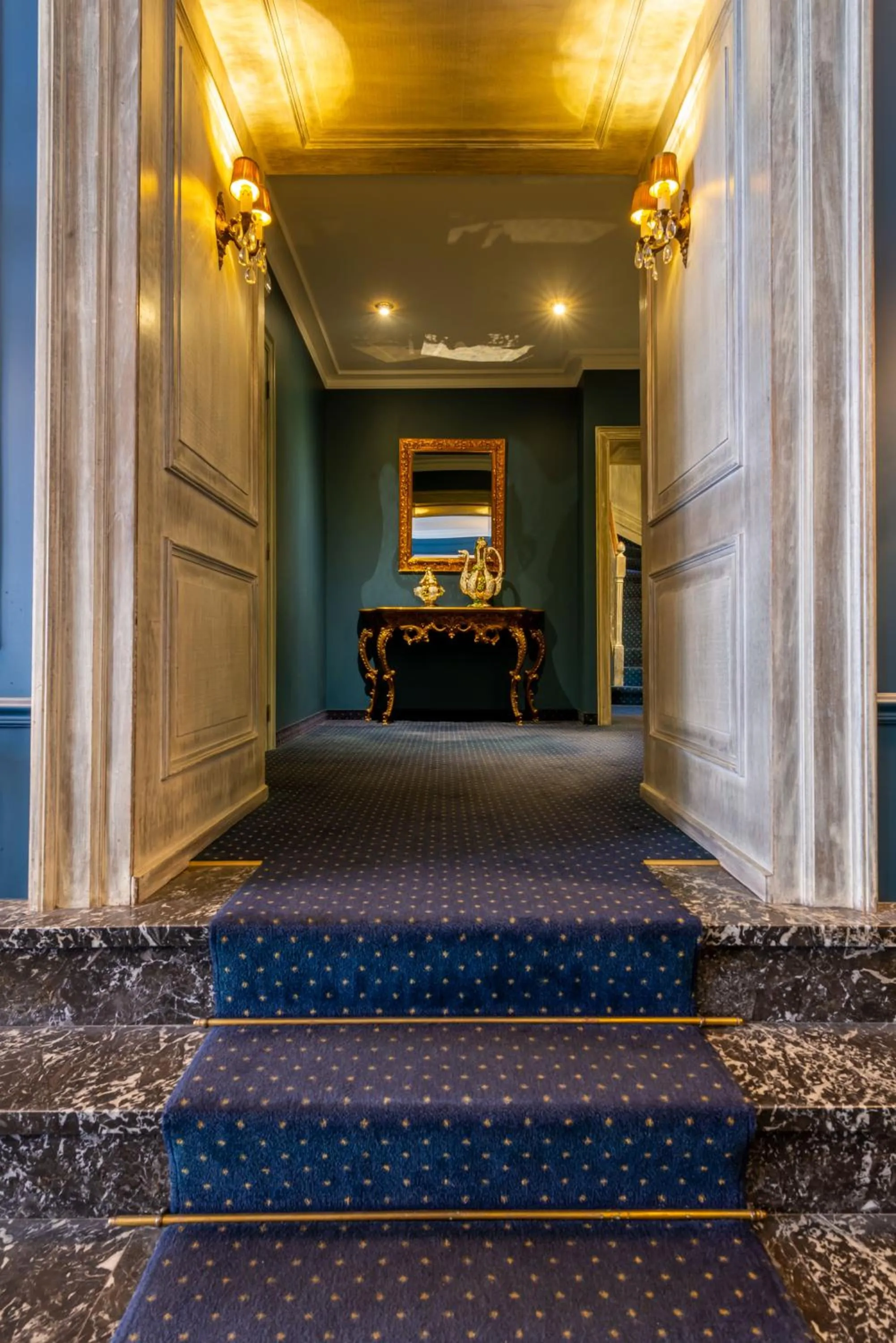 Lobby or reception in The Black Swan Hotel