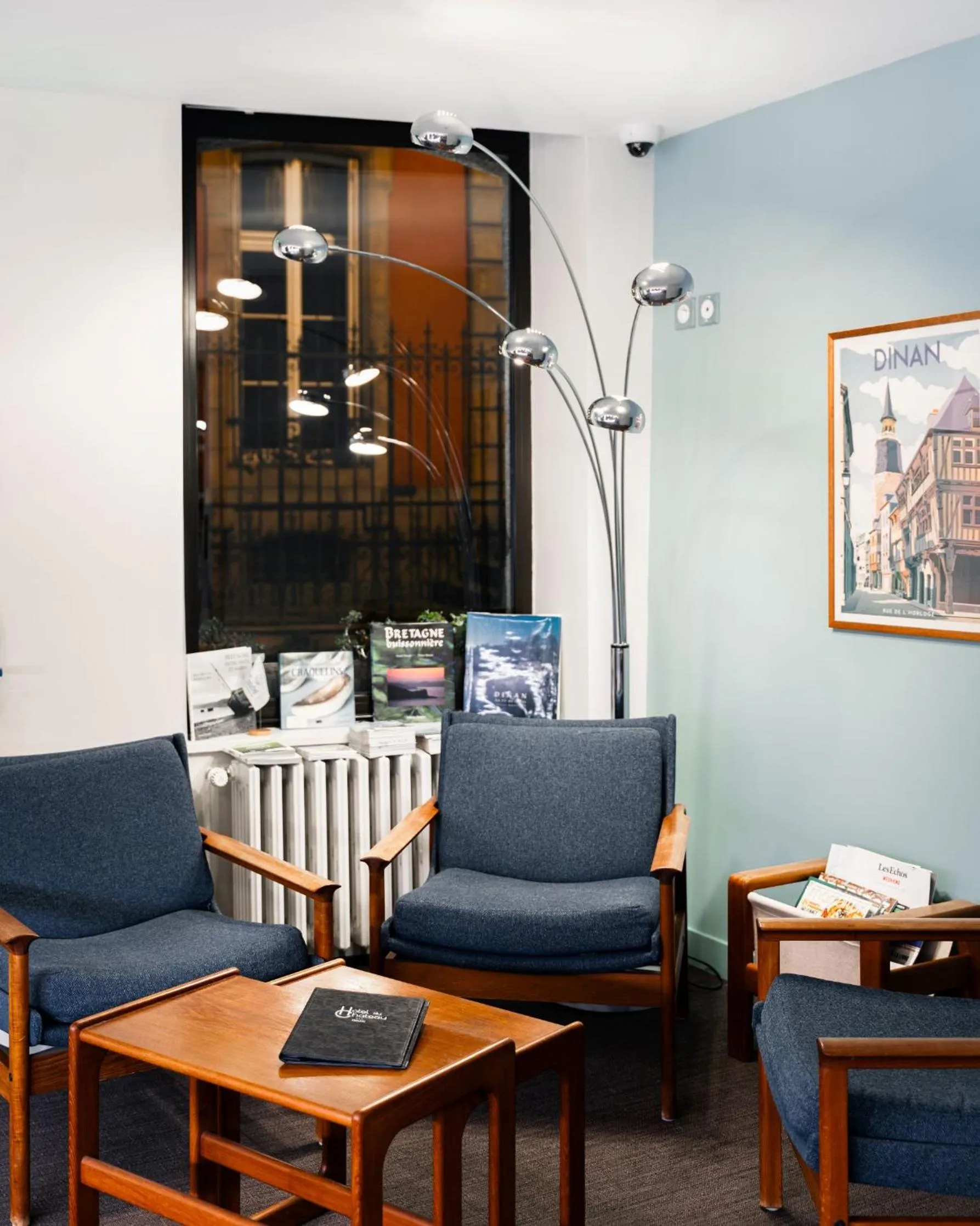 Living room in Hôtel du Château Dinan - Originals Boutique