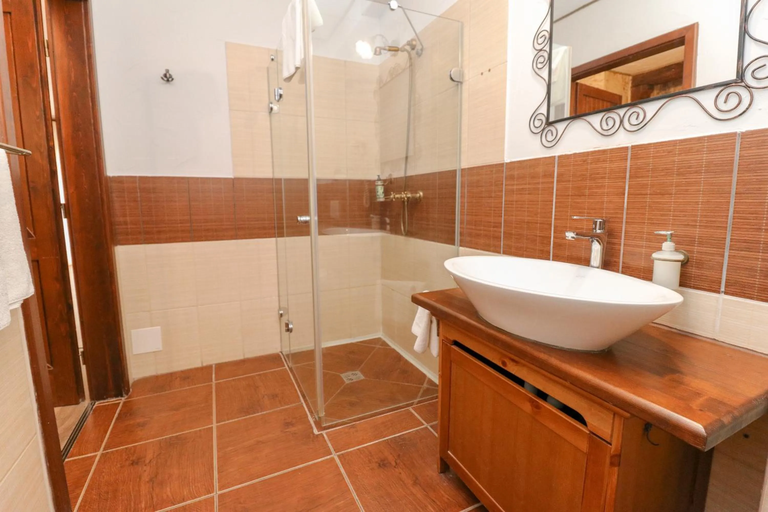 Bathroom in Puchner Kastélyszálló