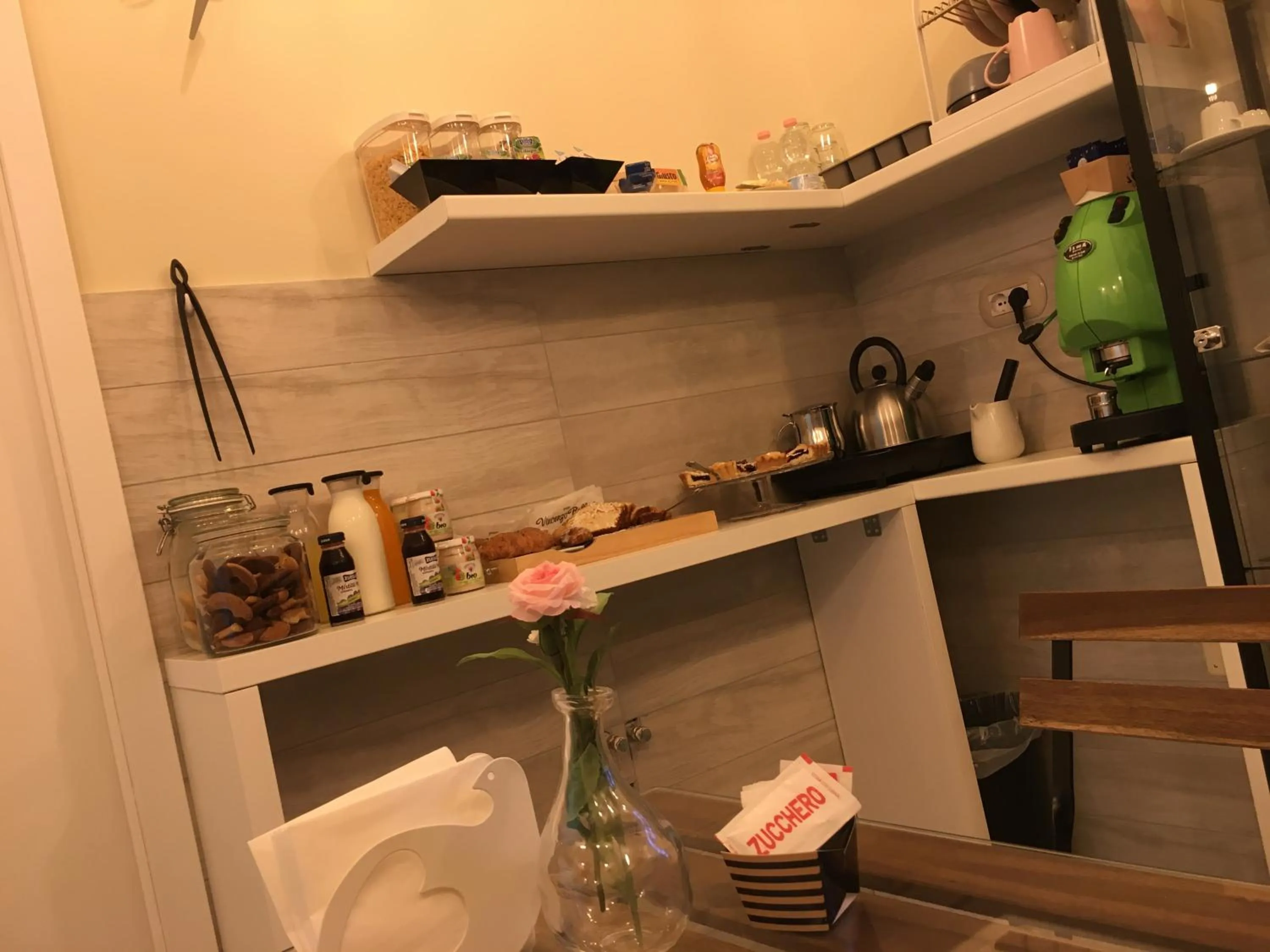 Continental breakfast in Morra's Home