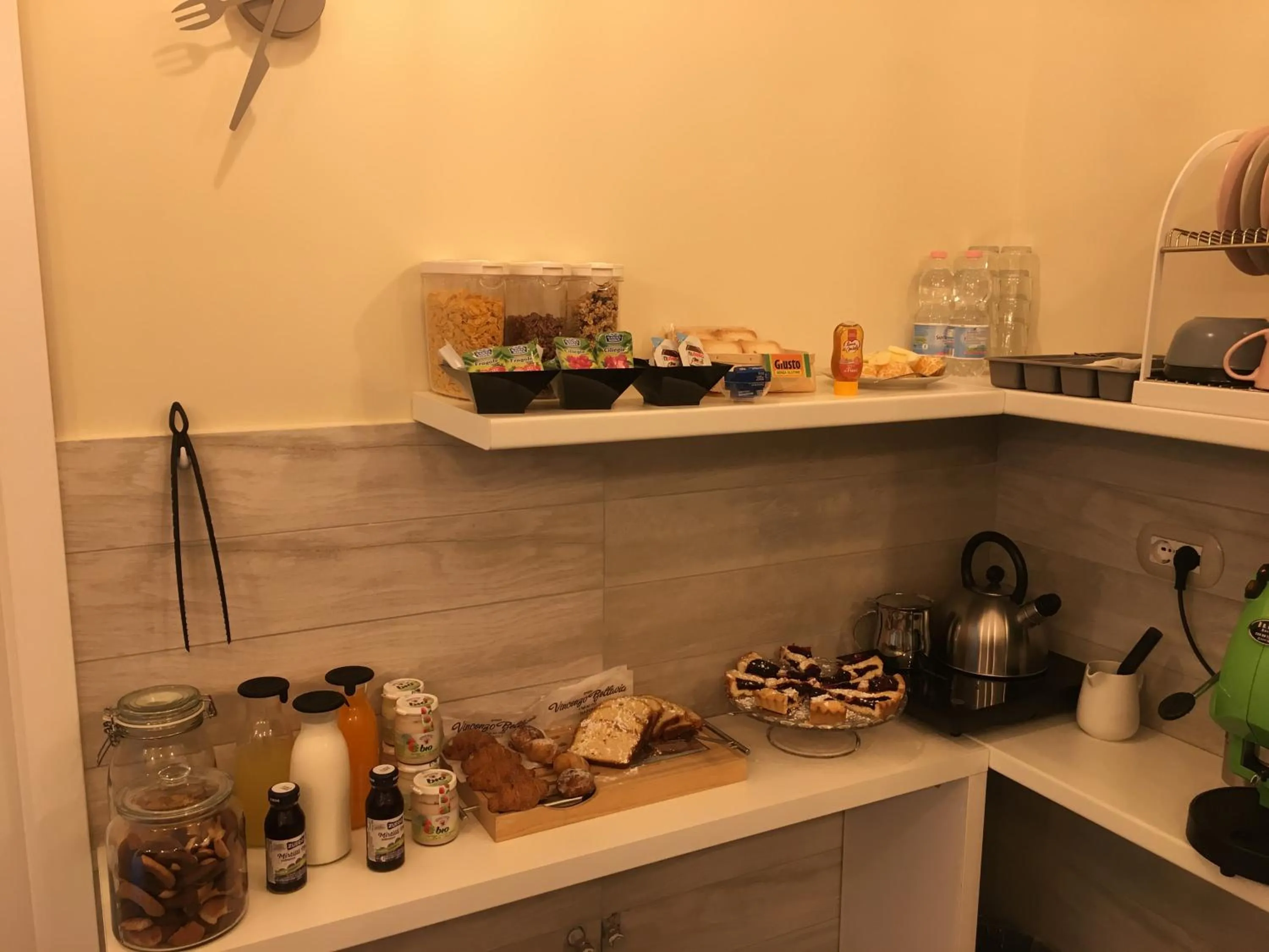 Continental breakfast in Morra's Home