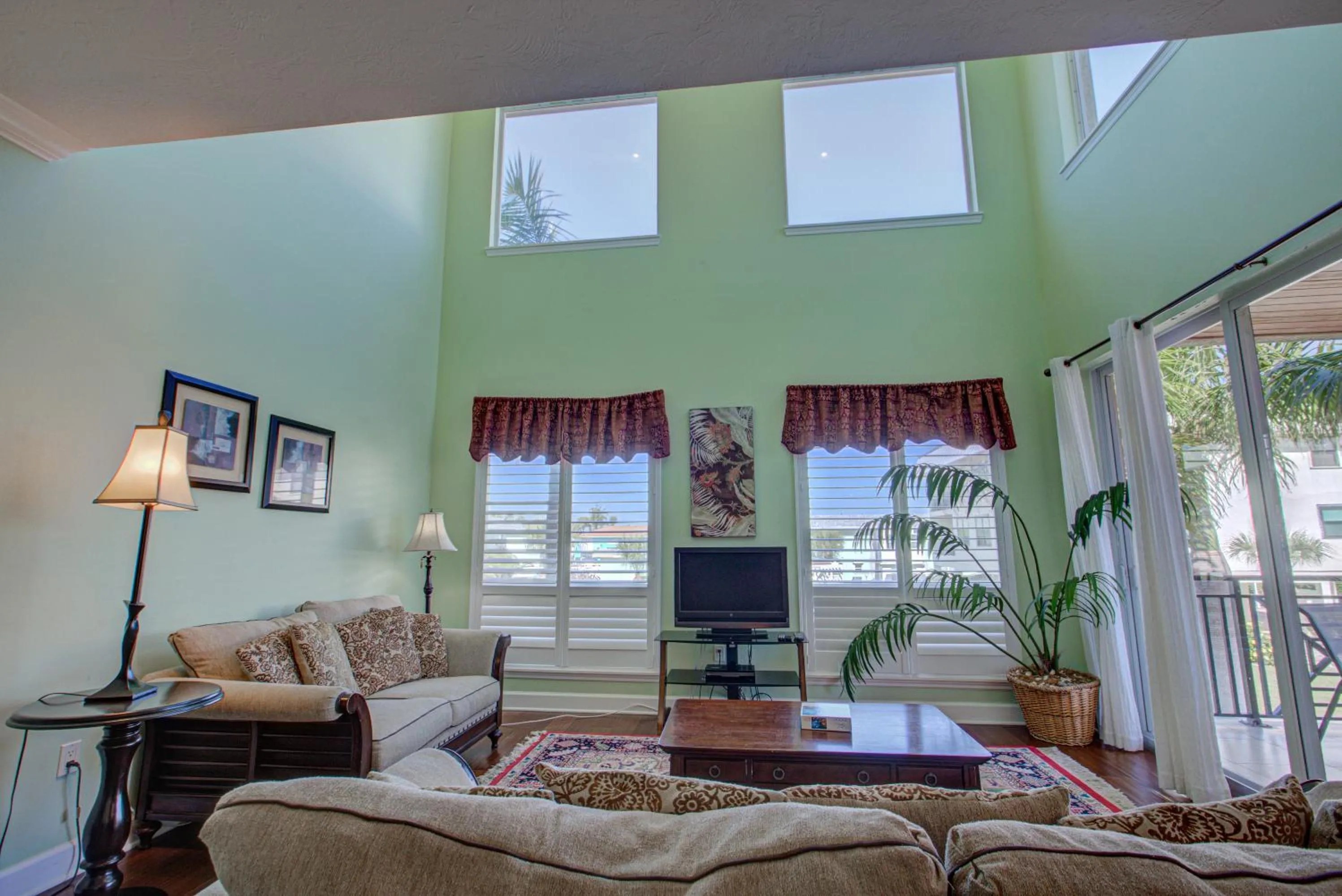 Property building in Anna Maria Island Beach Palace