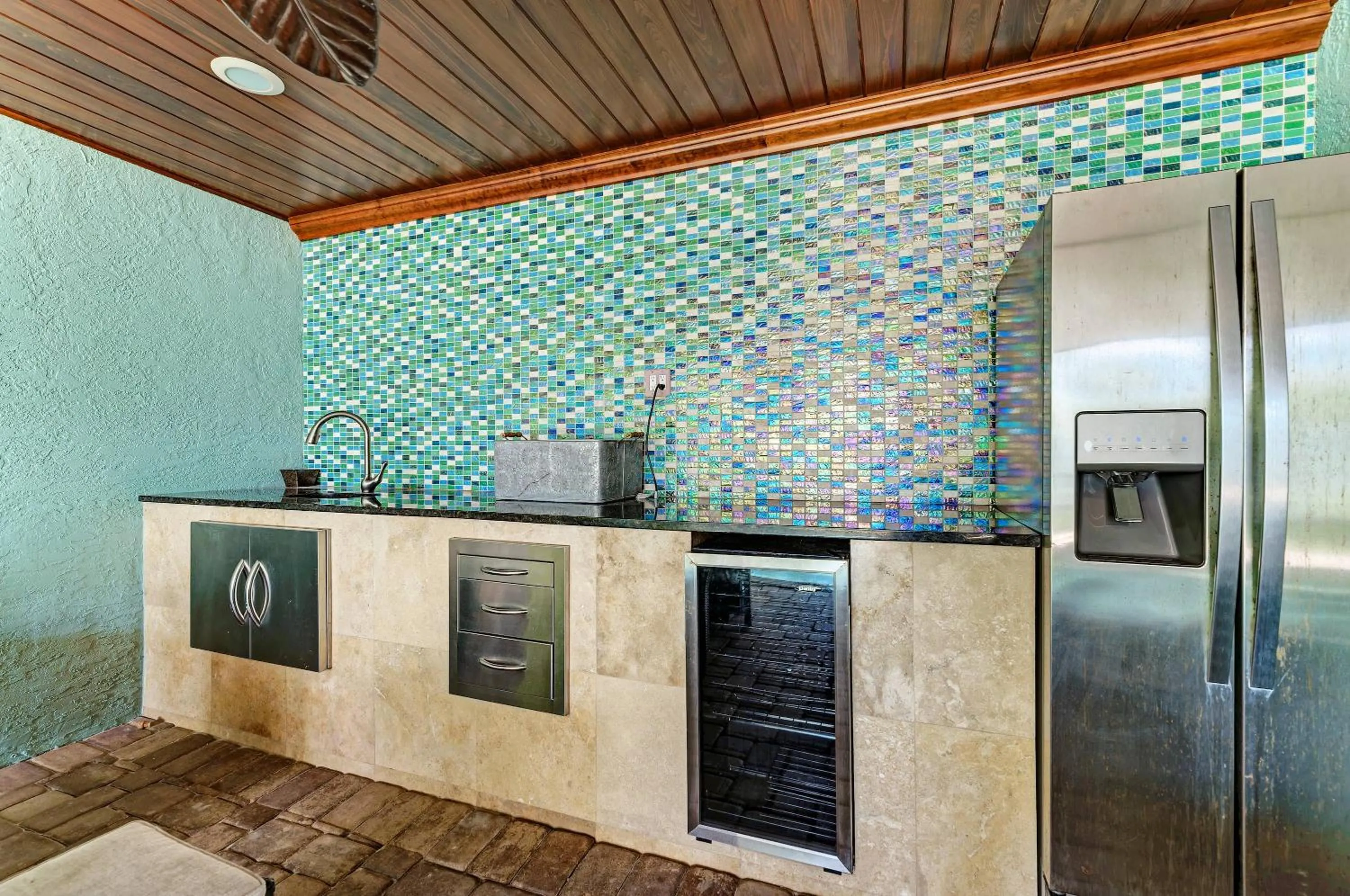 Property building in Anna Maria Island Beach Palace