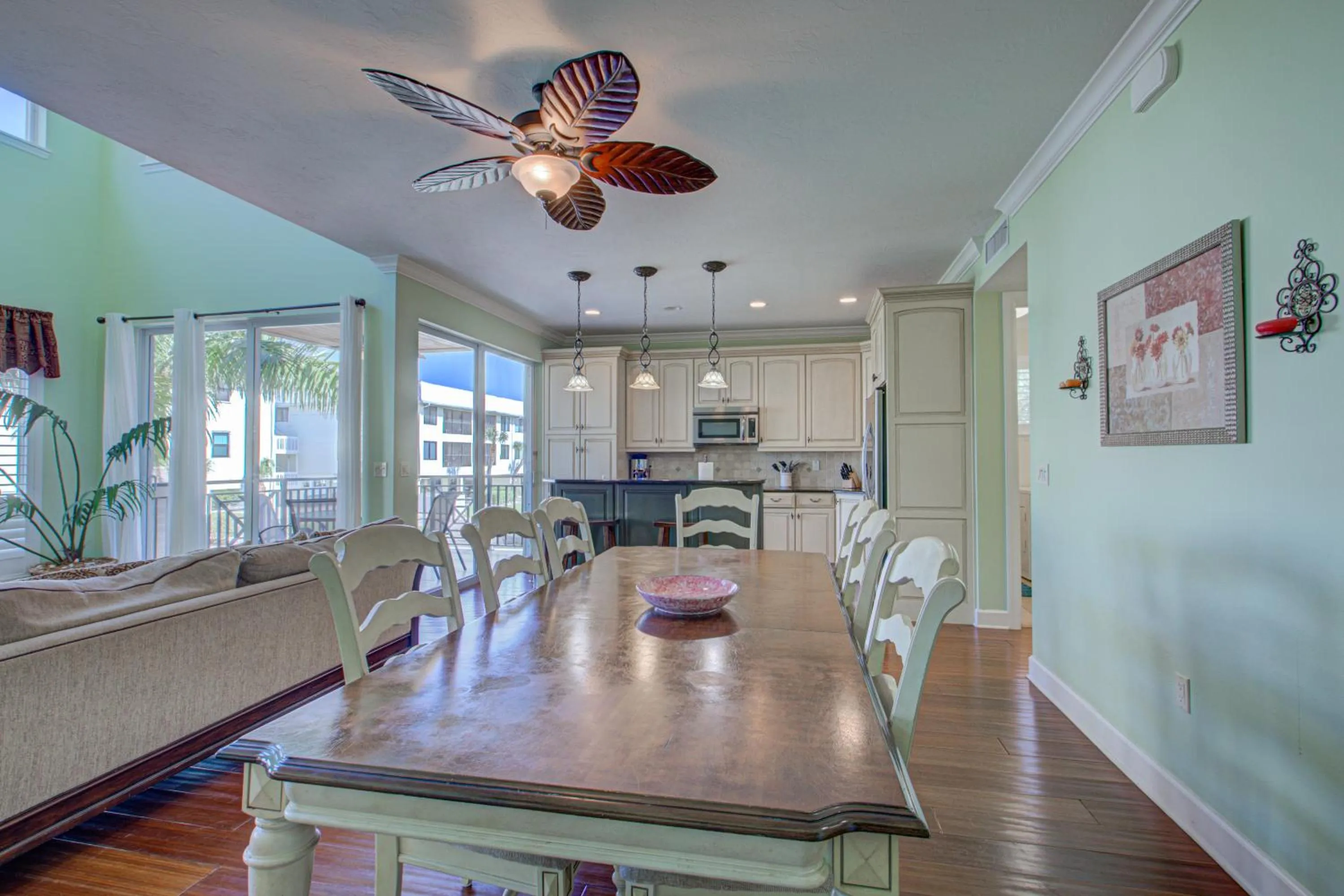 Property building in Anna Maria Island Beach Palace