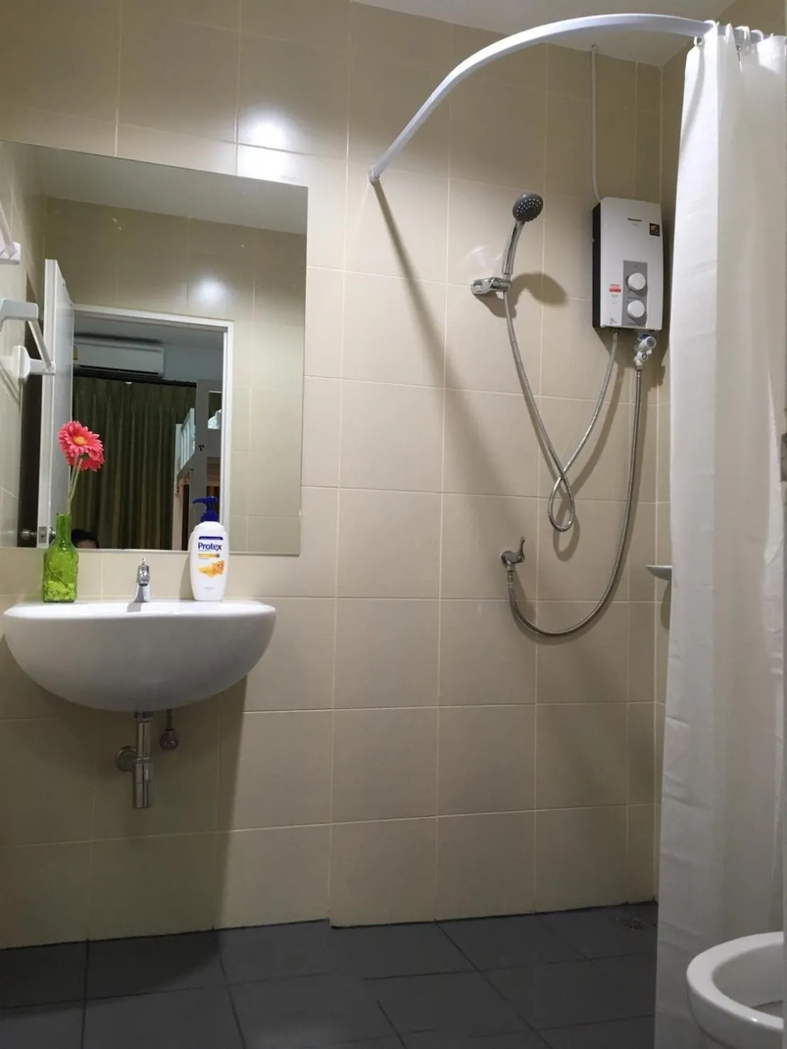 Bathroom in DKaYa Hostel