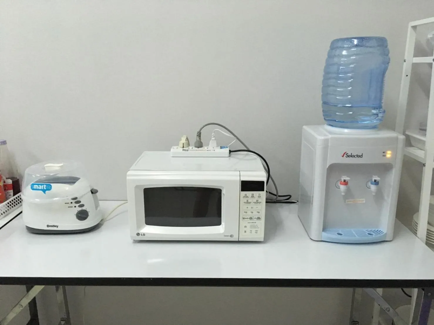 Food and drinks in DKaYa Hostel