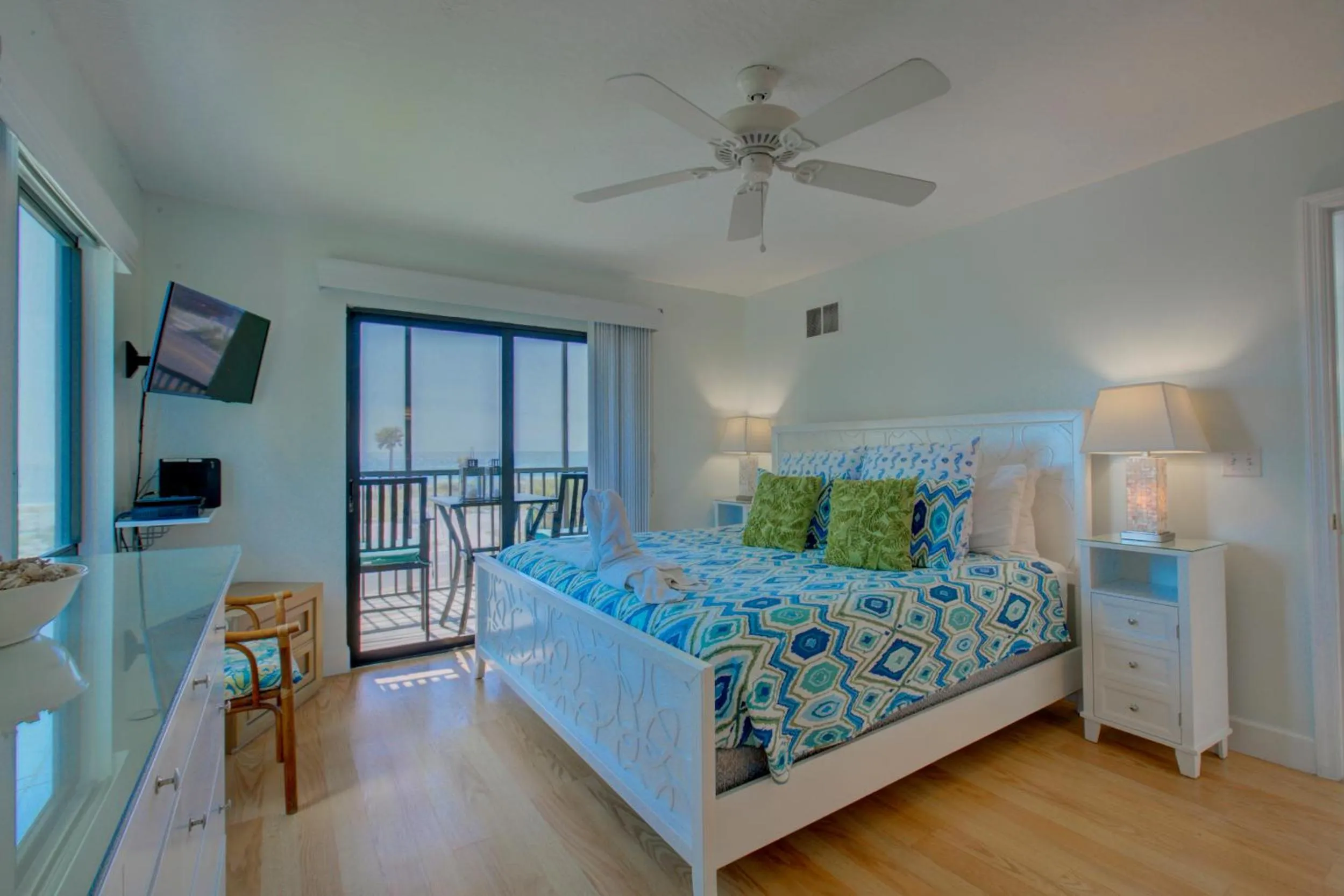 Bed in Anna Maria Island Beach Sands 101