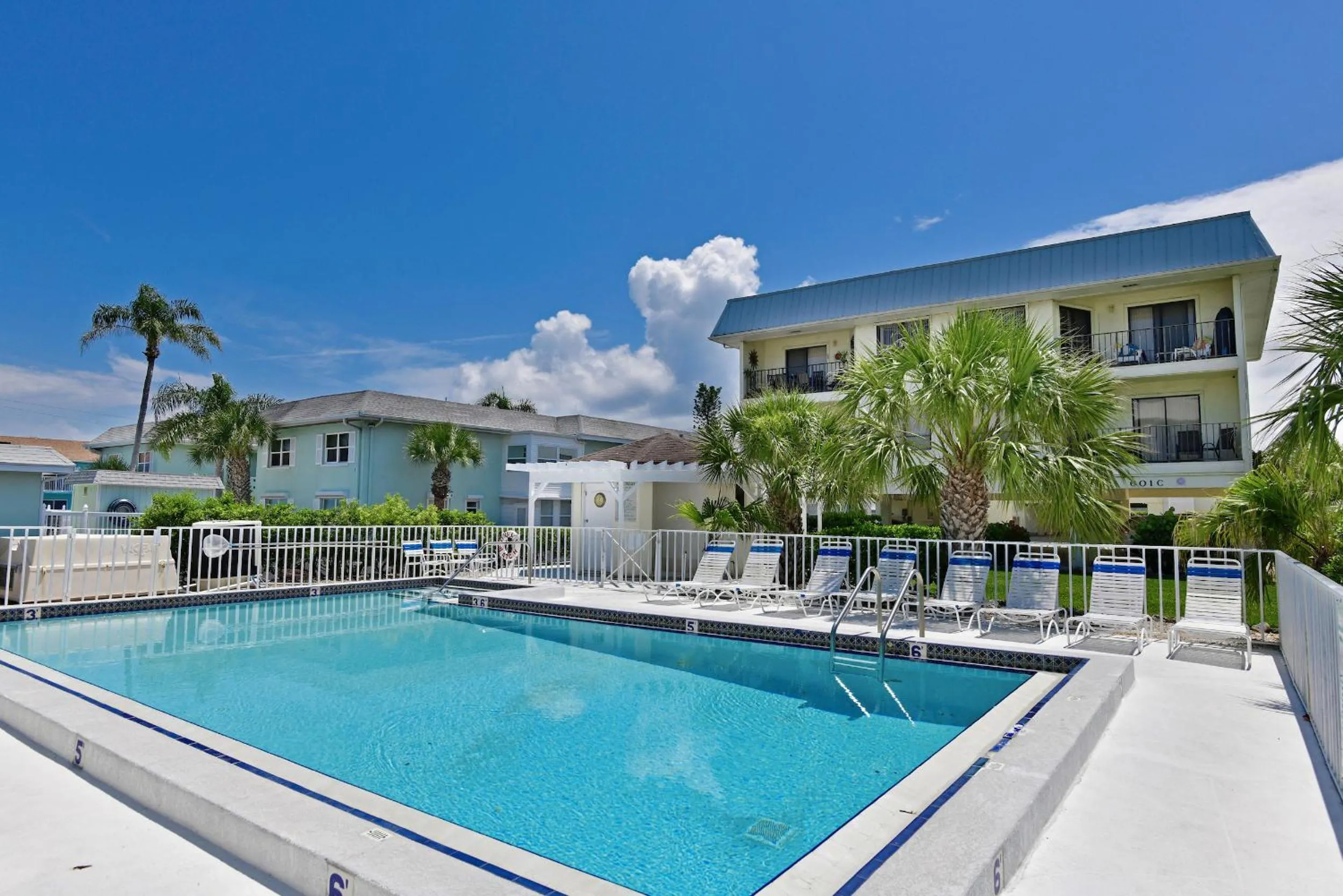 Property building in Anna Maria Island Beach Sands 101