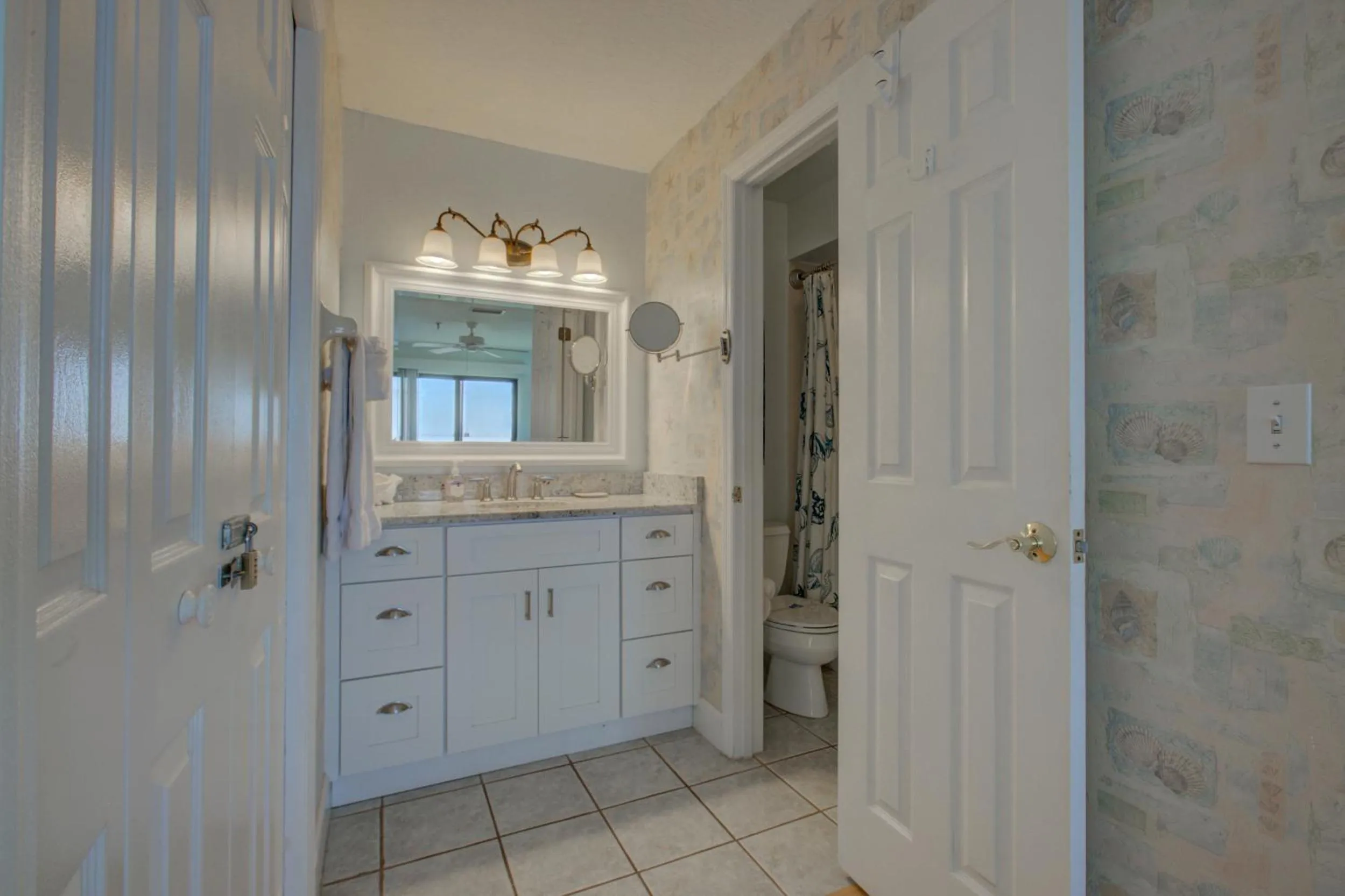 Property building in Anna Maria Island Beach Sands 101