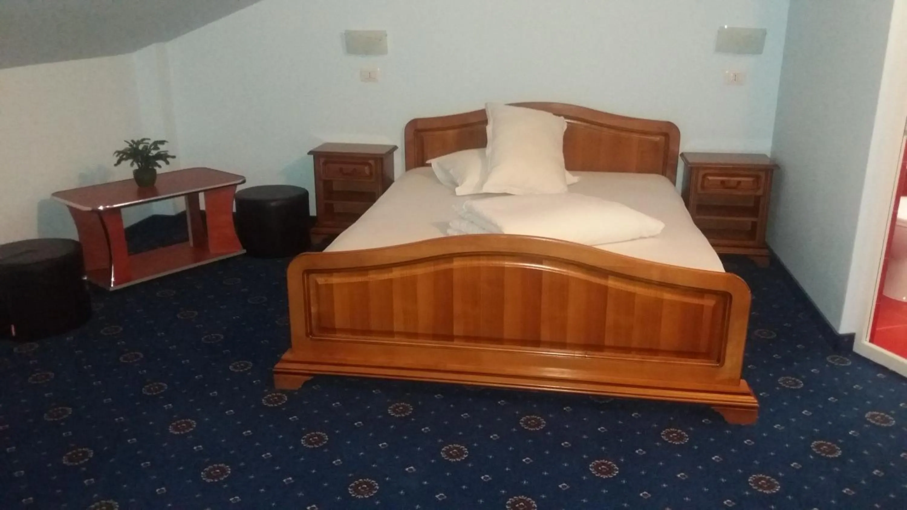 Photo of the whole room, Bed in Hotel Corneliuss