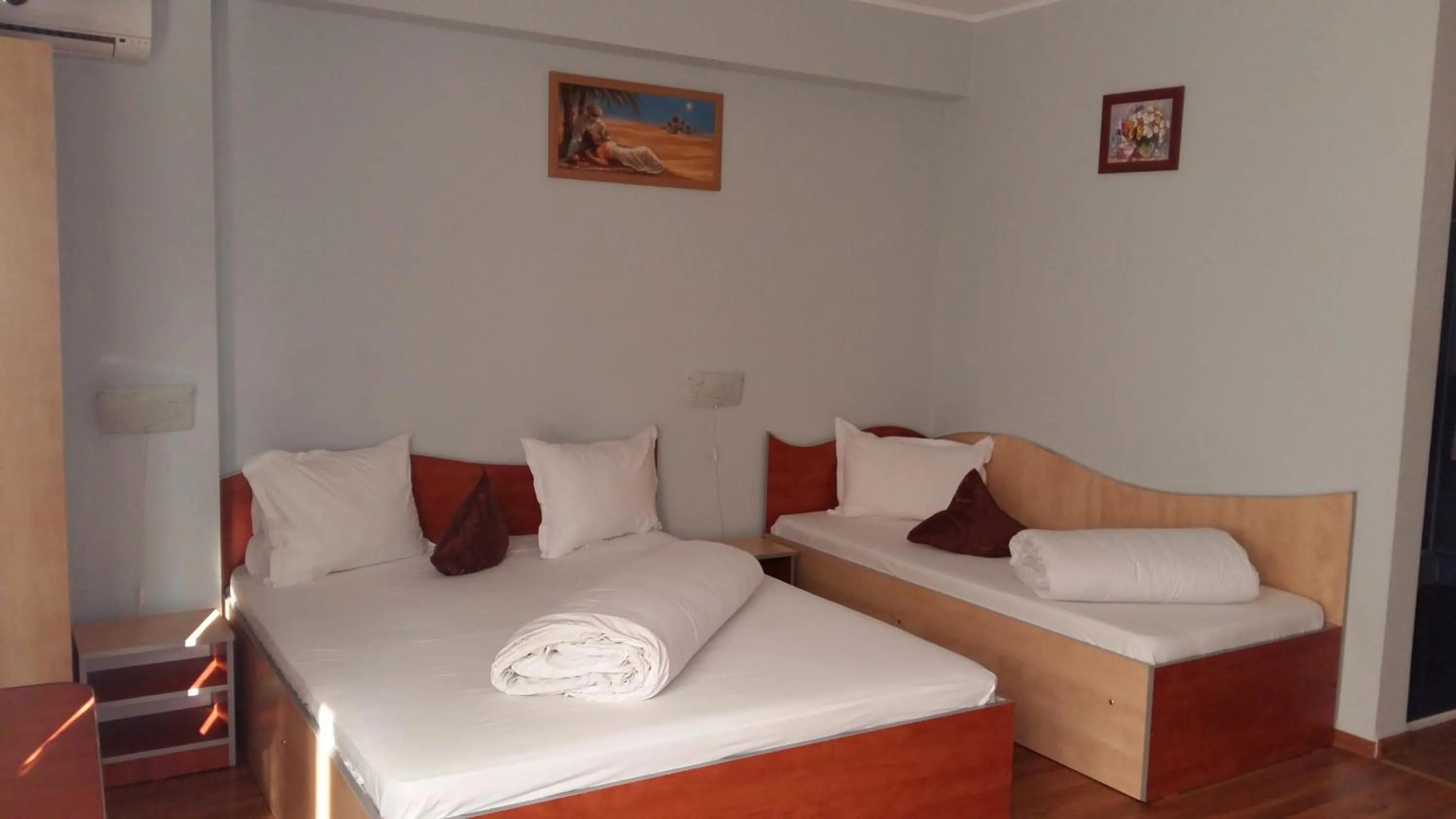 Photo of the whole room, Bed in Hotel Corneliuss