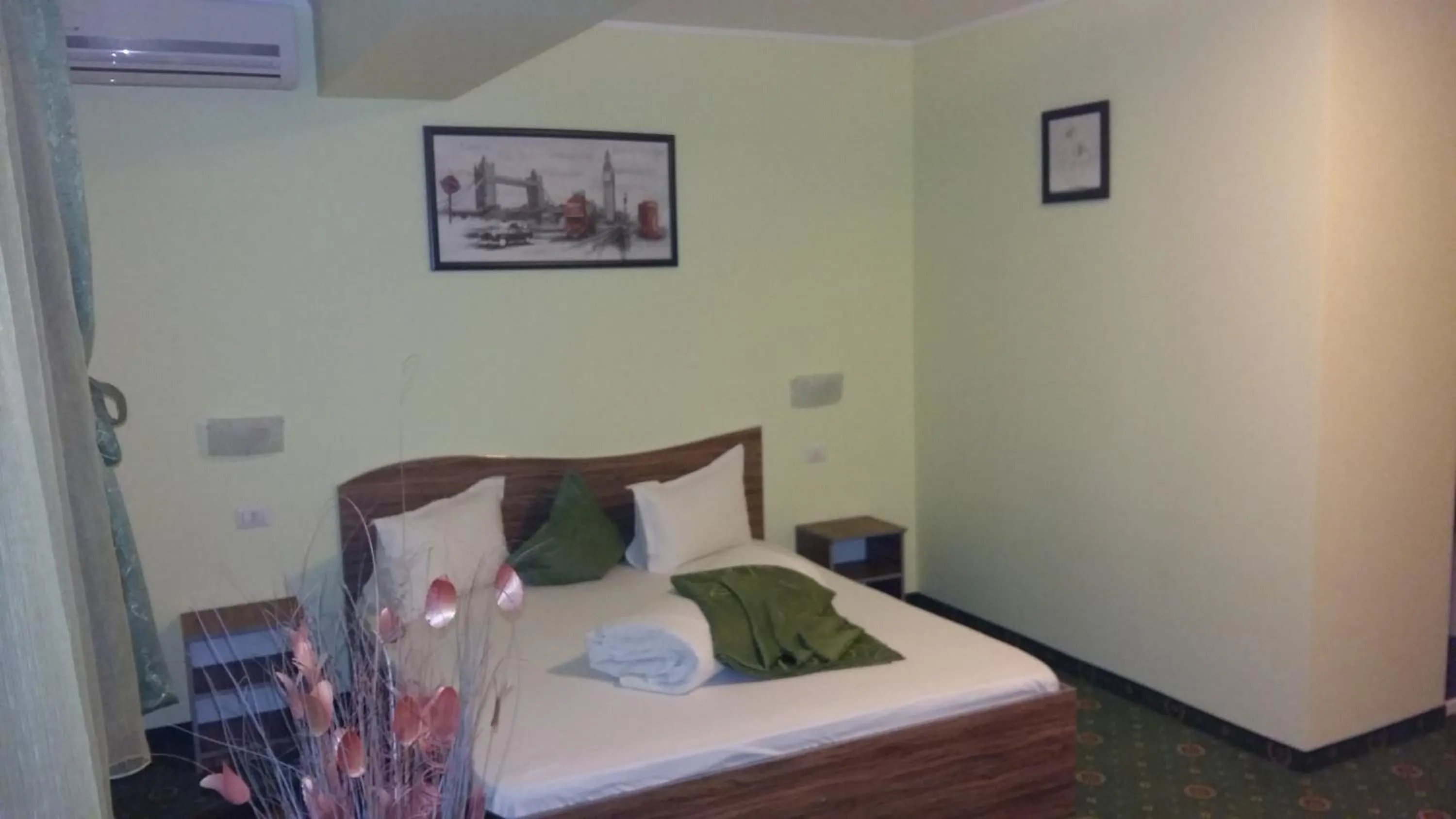 Photo of the whole room, Bed in Hotel Corneliuss