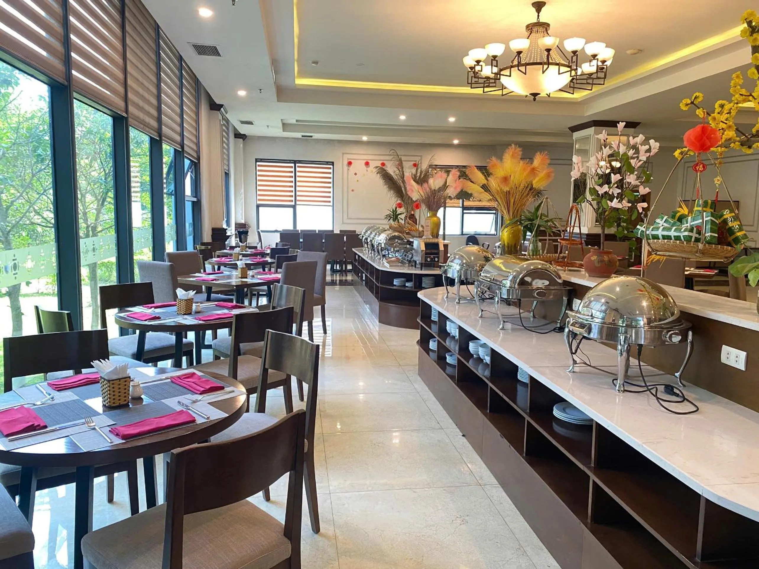 Breakfast in Muong Thanh Holiday Con Cuong