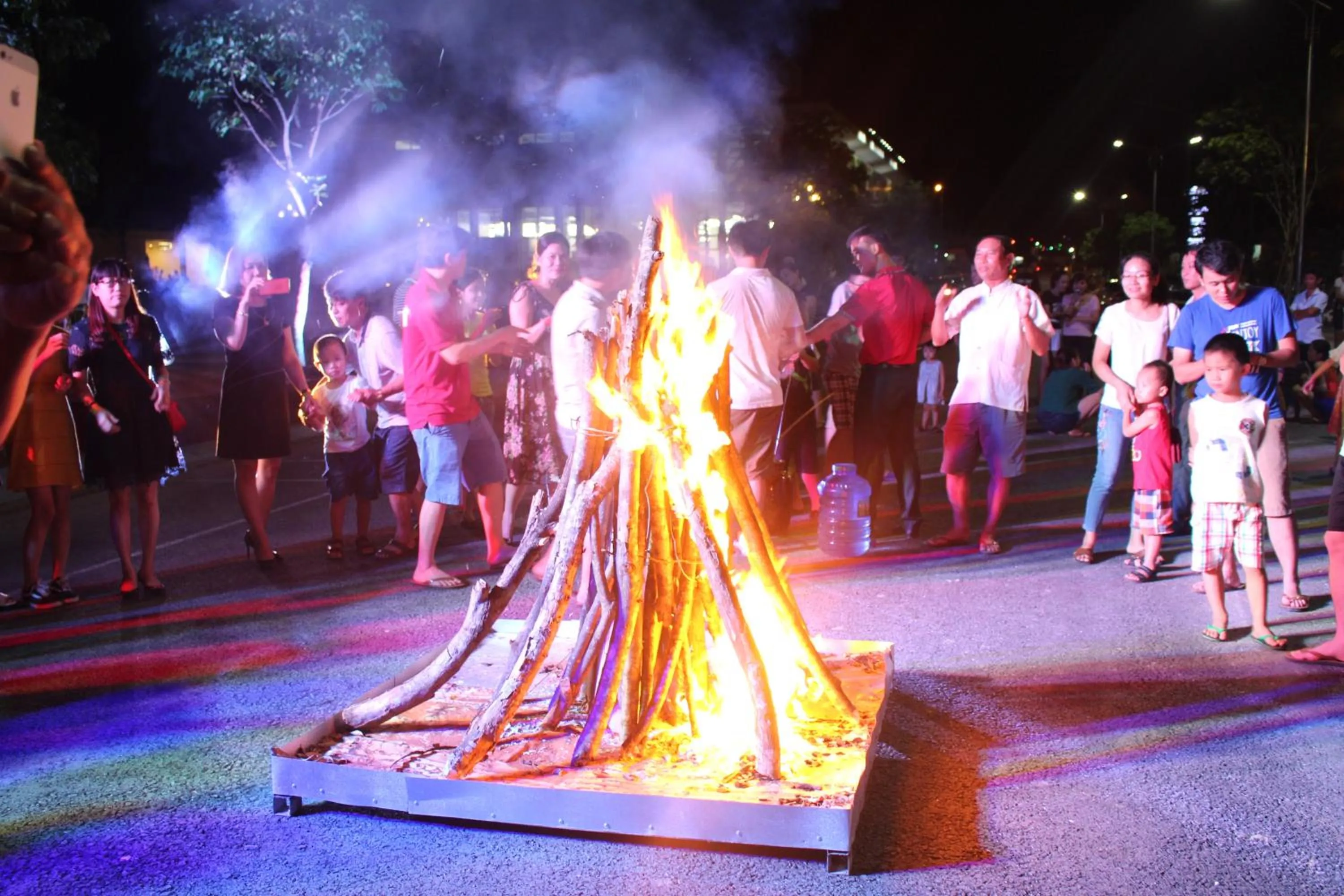 group of guests in Muong Thanh Holiday Con Cuong