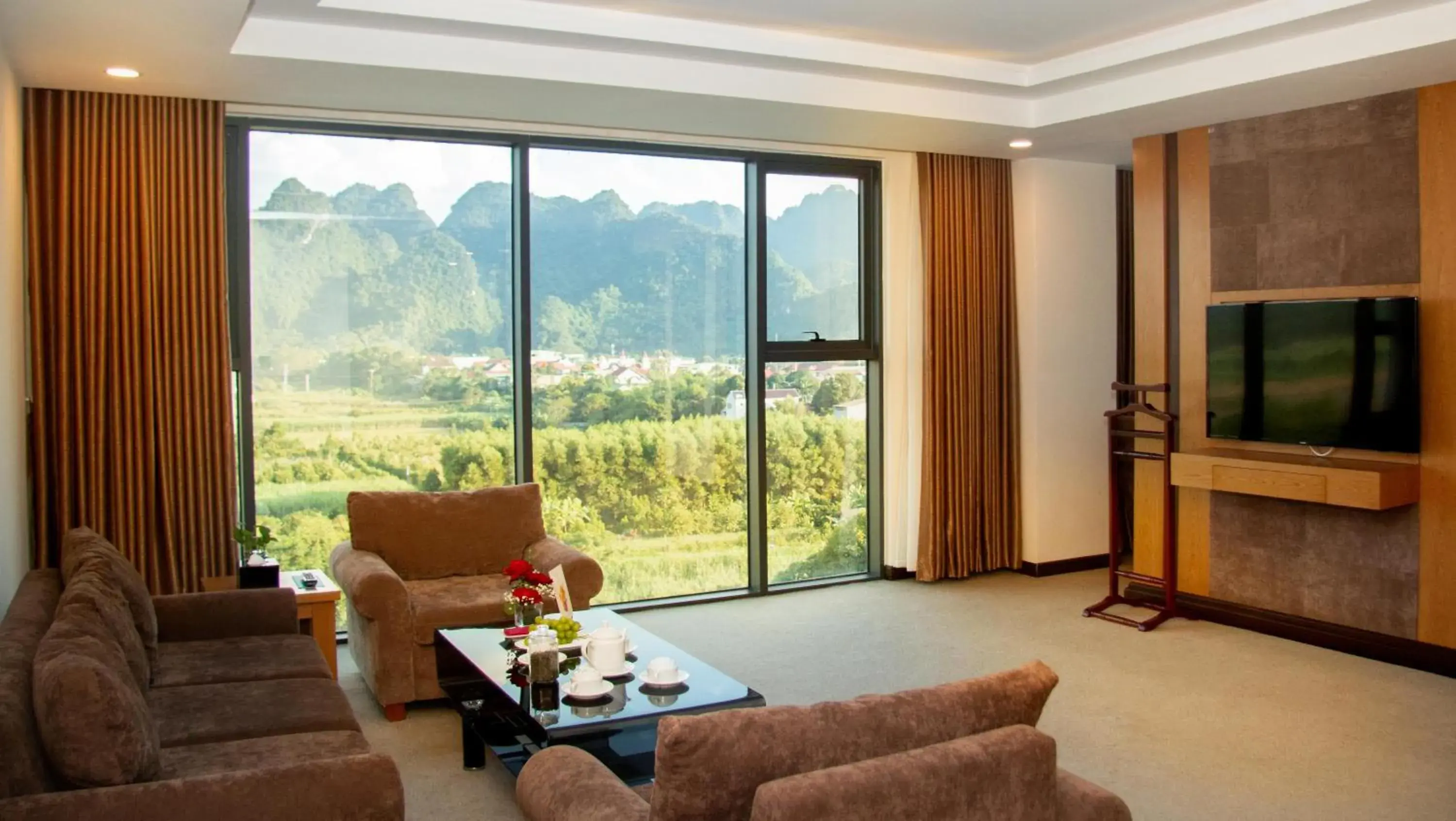 Executive Suite in Muong Thanh Holiday Con Cuong Executive Suite in Muong Thanh Holiday Con Cuong