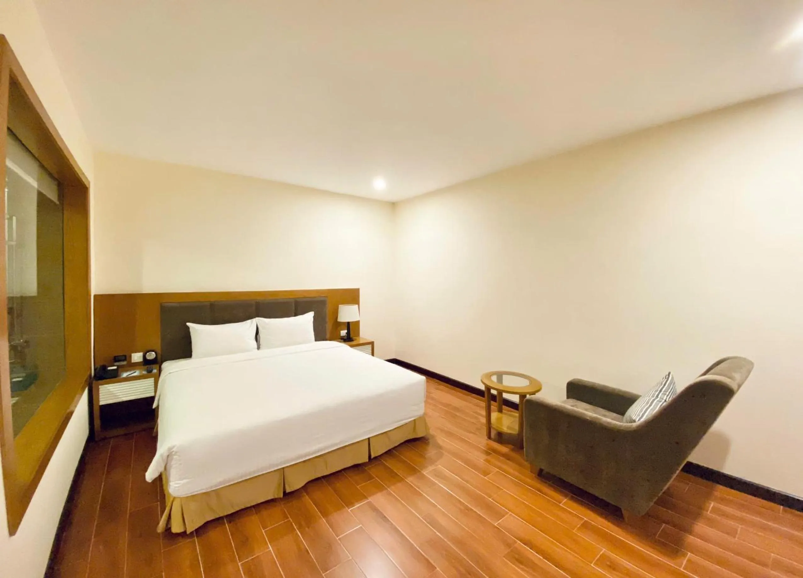 Bedroom, Bed in Muong Thanh Holiday Con Cuong