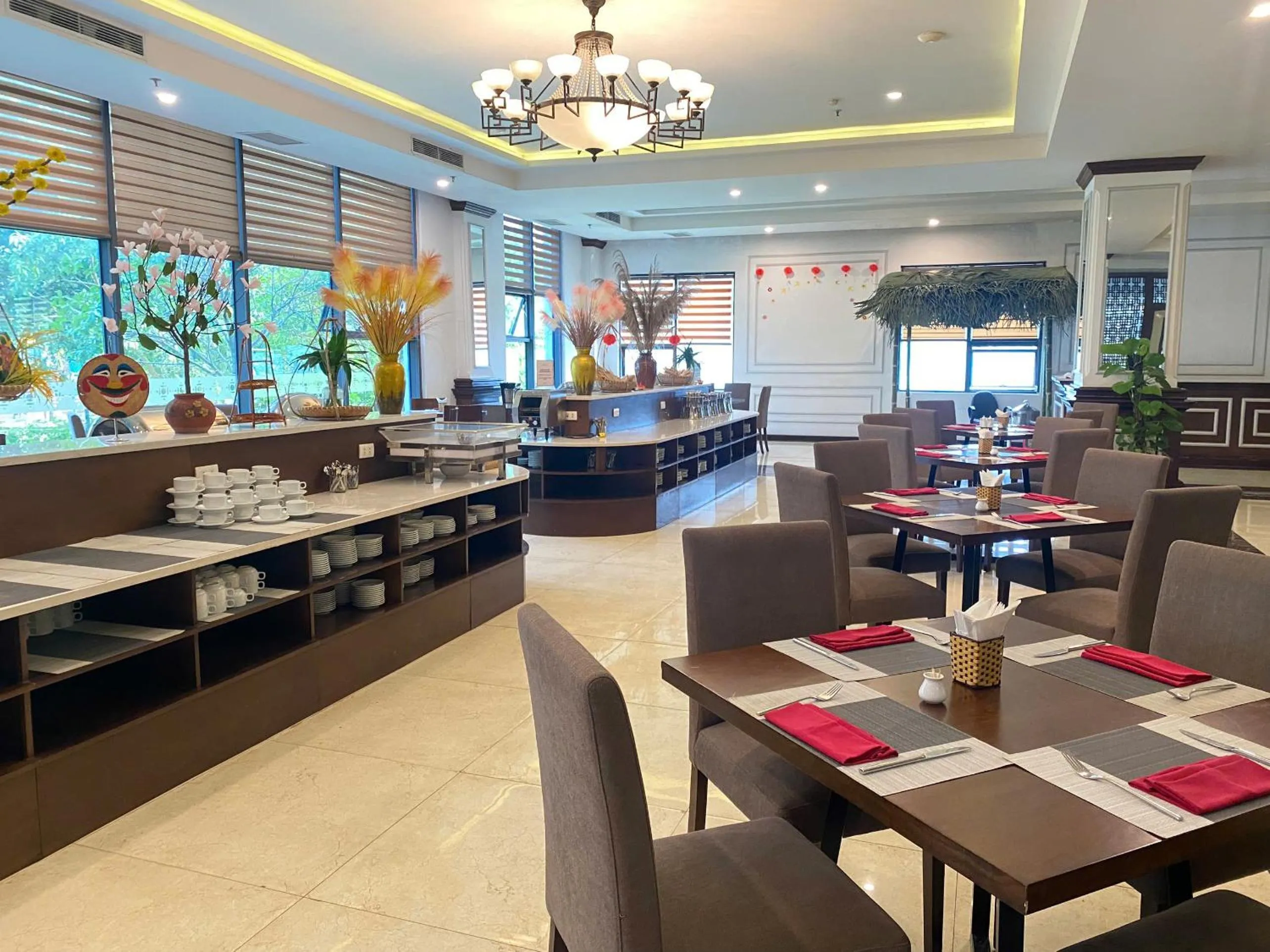 Breakfast in Muong Thanh Holiday Con Cuong