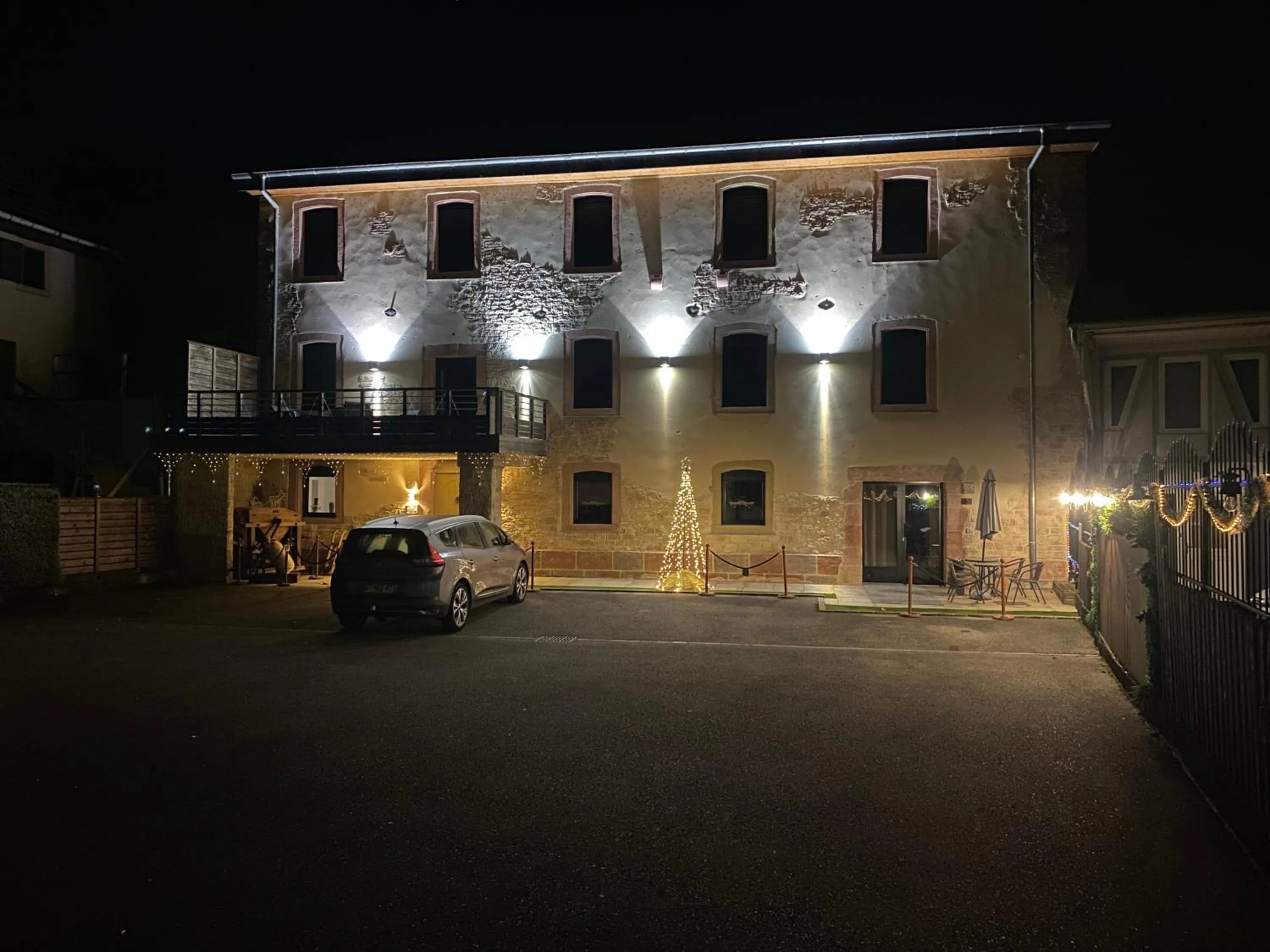 Facade/entrance in Le Moulin d'Oscar & Spa - Mulhouse Nord