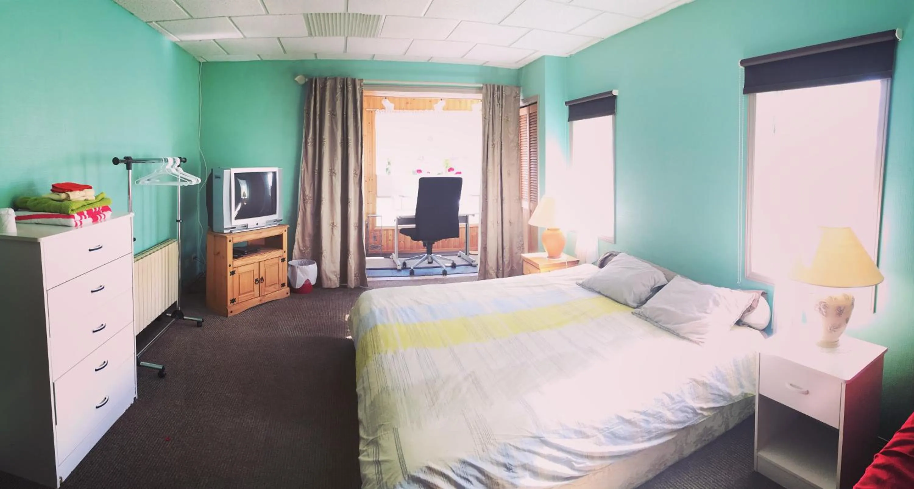 Bedroom, Bed in Chez Marie Jo