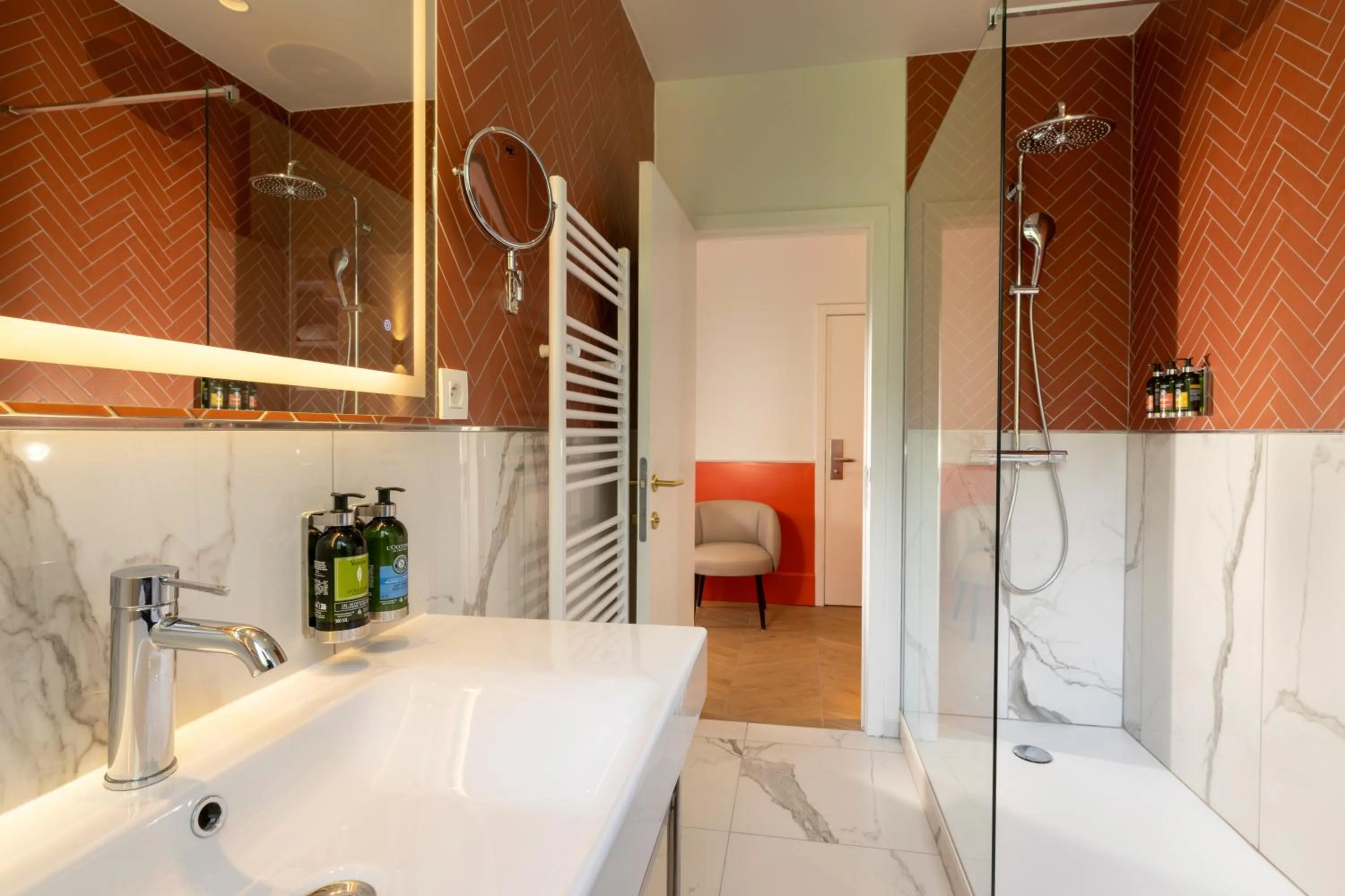 Shower in Hotel The Augustin