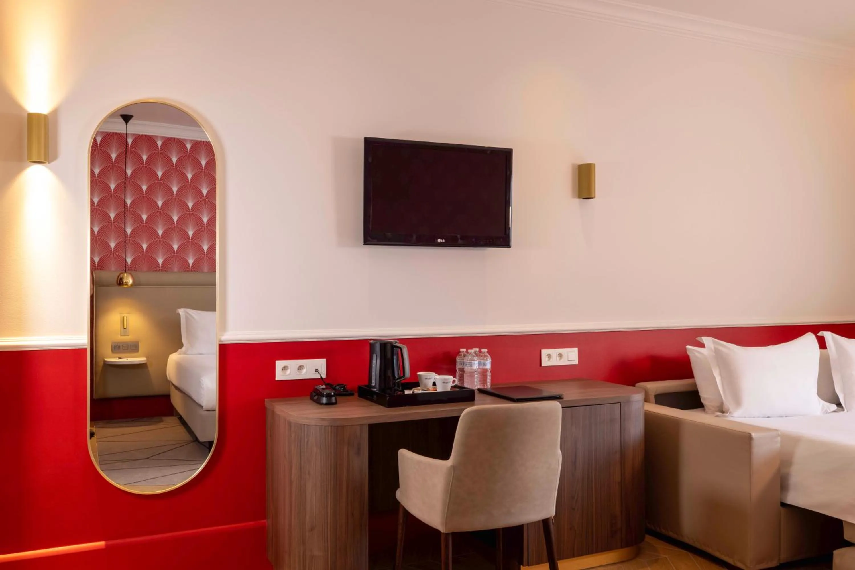 Seating area, Bed in Hotel The Augustin