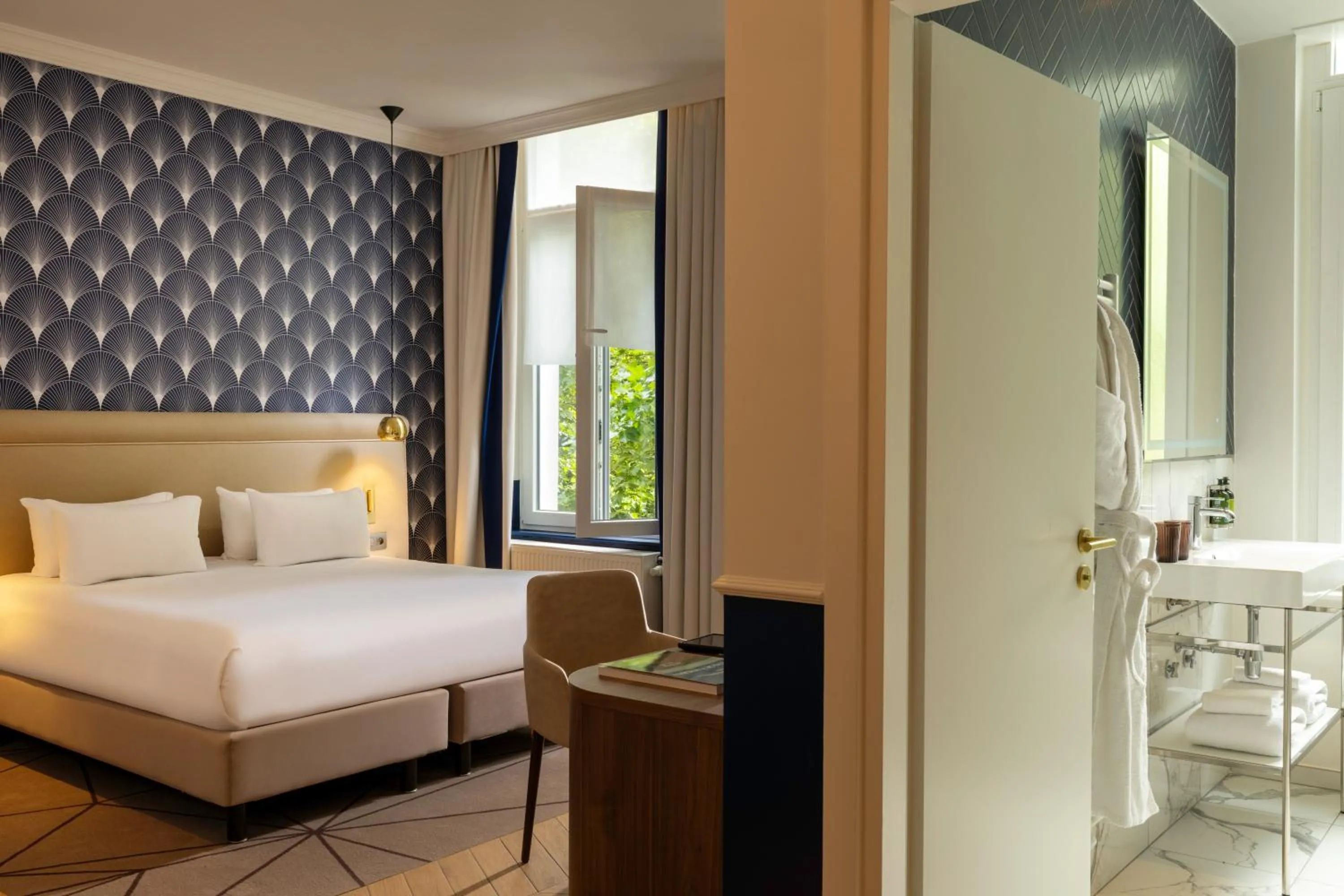 Bed in Hotel The Augustin